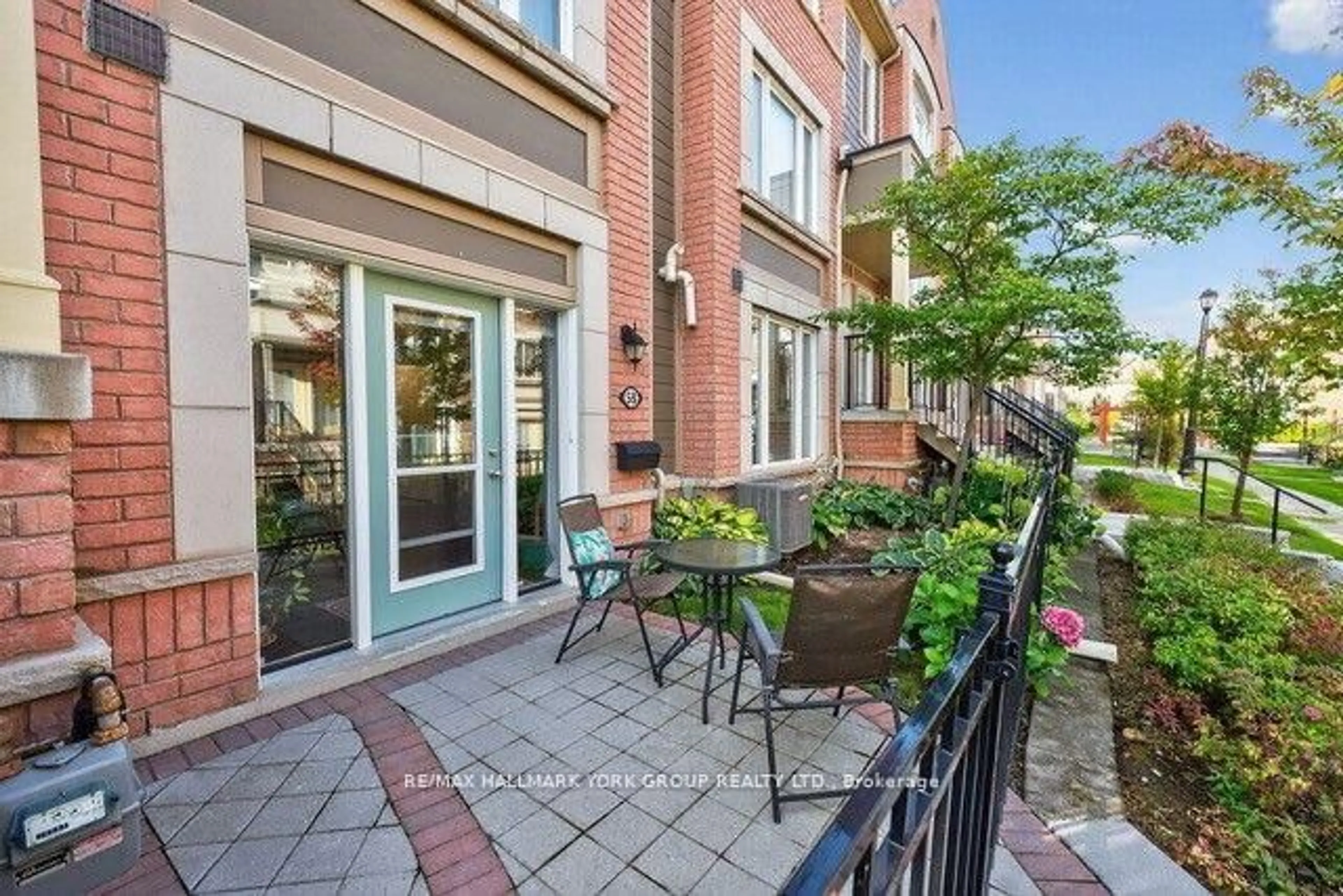 Patio, street for 58 Harry Penrose Ave, Aurora Ontario L4G 0S2