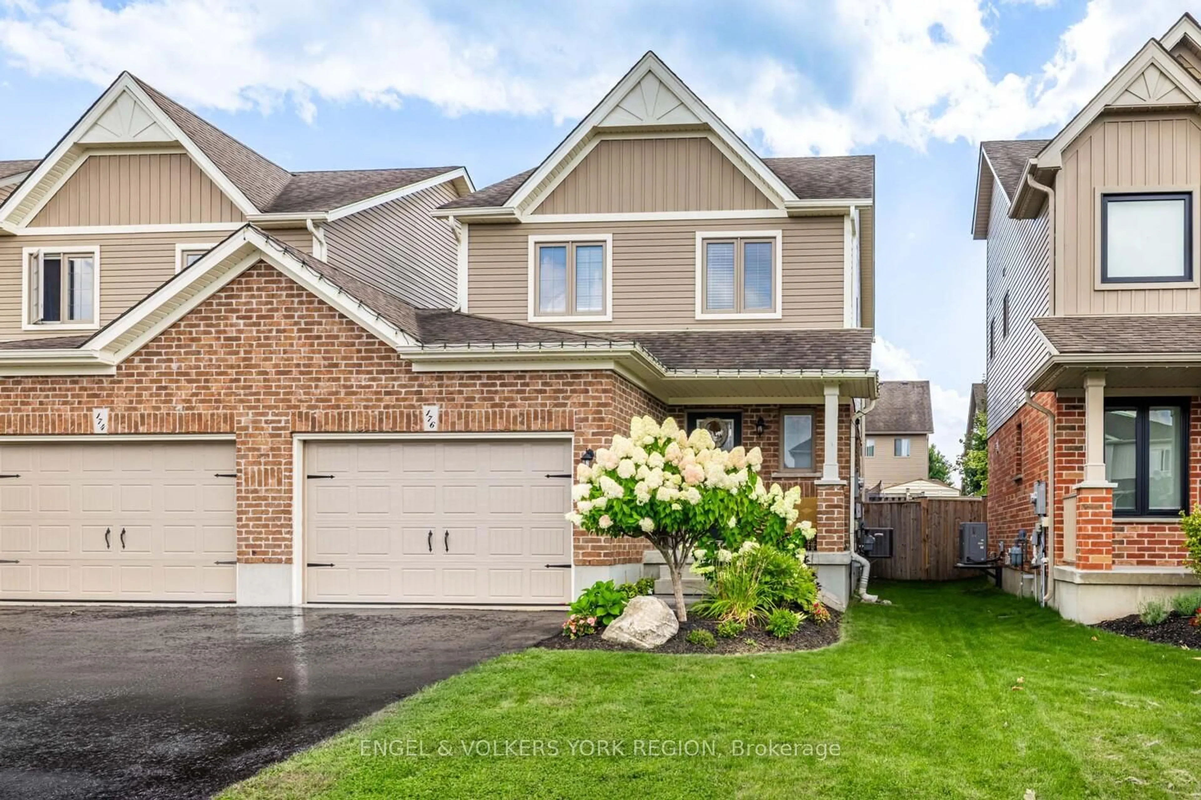 Home with brick exterior material, street for 176 Banting Cres, Essa Ontario L3W 0P3