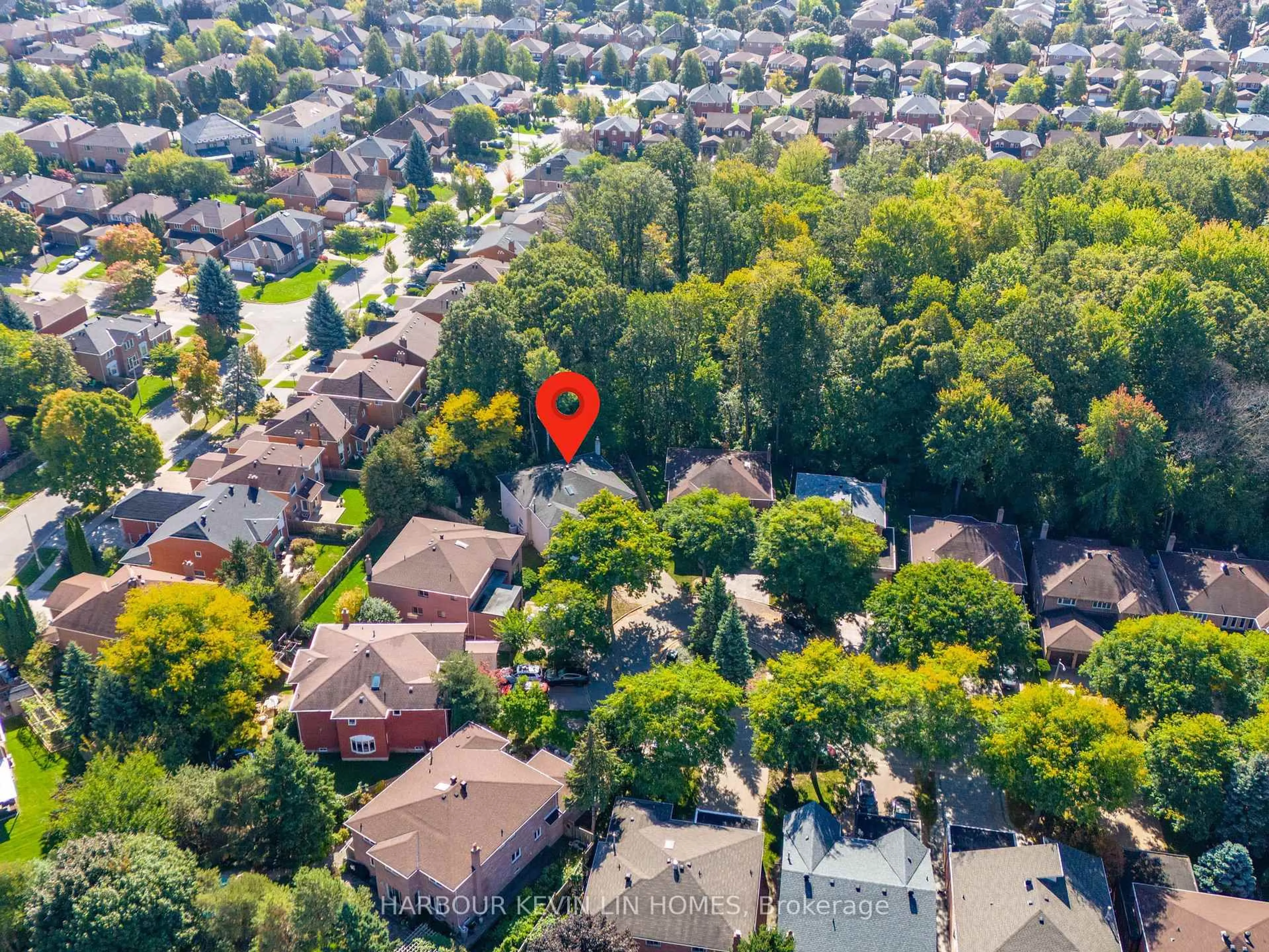 A pic from outside/outdoor area/front of a property/back of a property/a pic from drone, unknown for 25 Pearl Gate Crt, Richmond Hill Ontario L4B 2R2