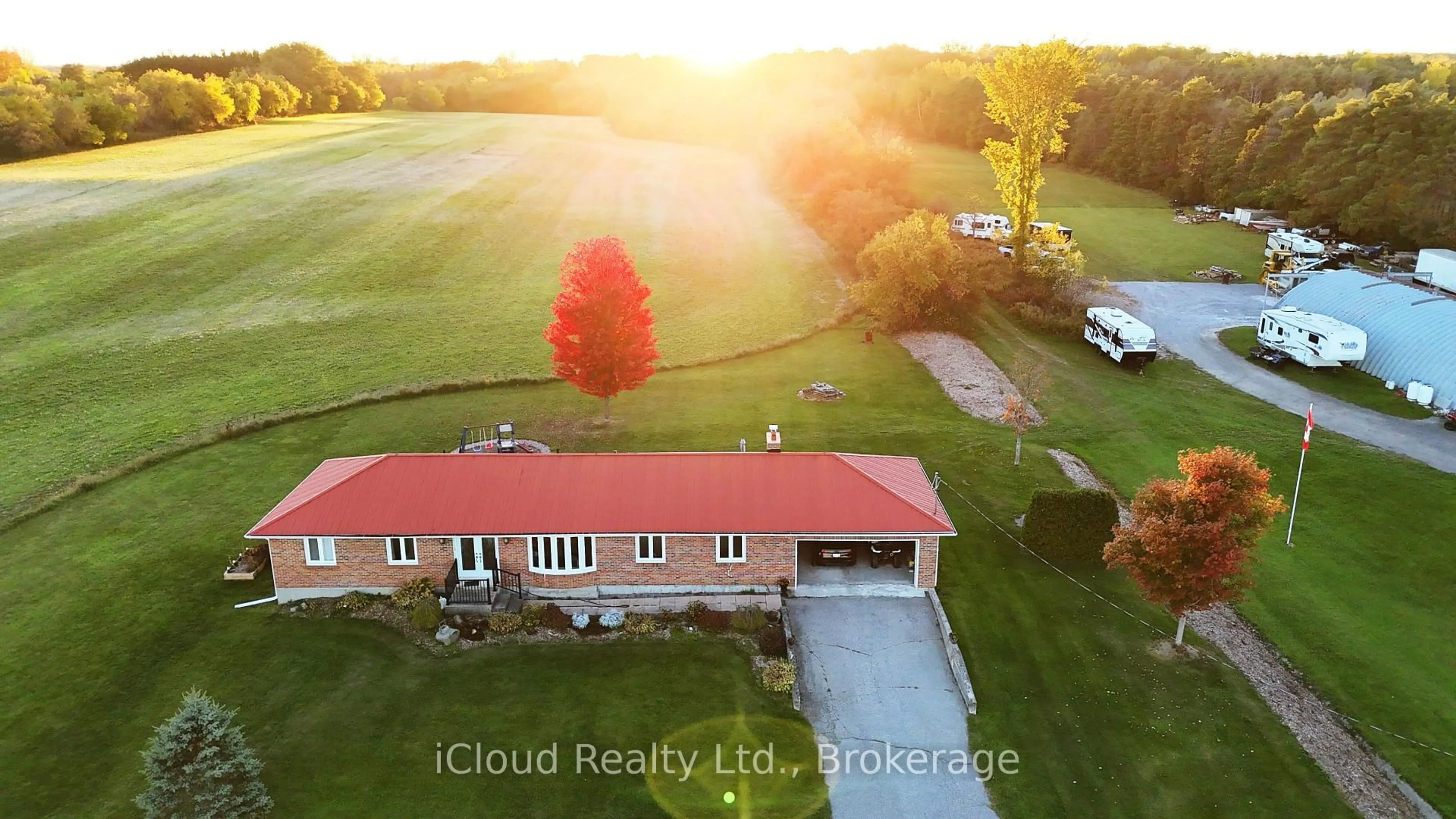 A pic from outside/outdoor area/front of a property/back of a property/a pic from drone, water/lake/river/ocean view for 22186 Kennedy Rd, East Gwillimbury Ontario L0G 1V0