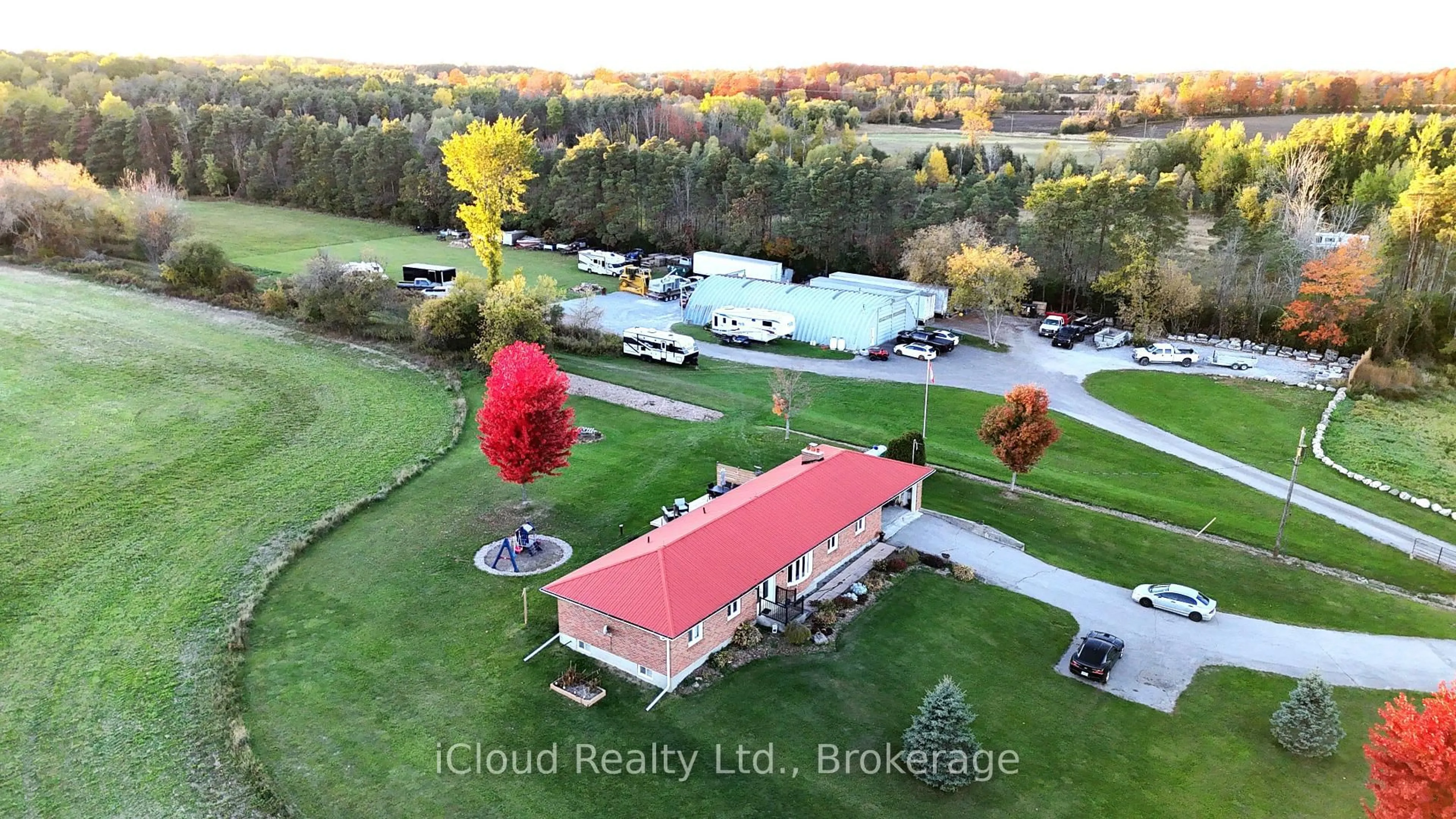 A pic from outside/outdoor area/front of a property/back of a property/a pic from drone, unknown for 22186 Kennedy Rd, East Gwillimbury Ontario L0G 1V0