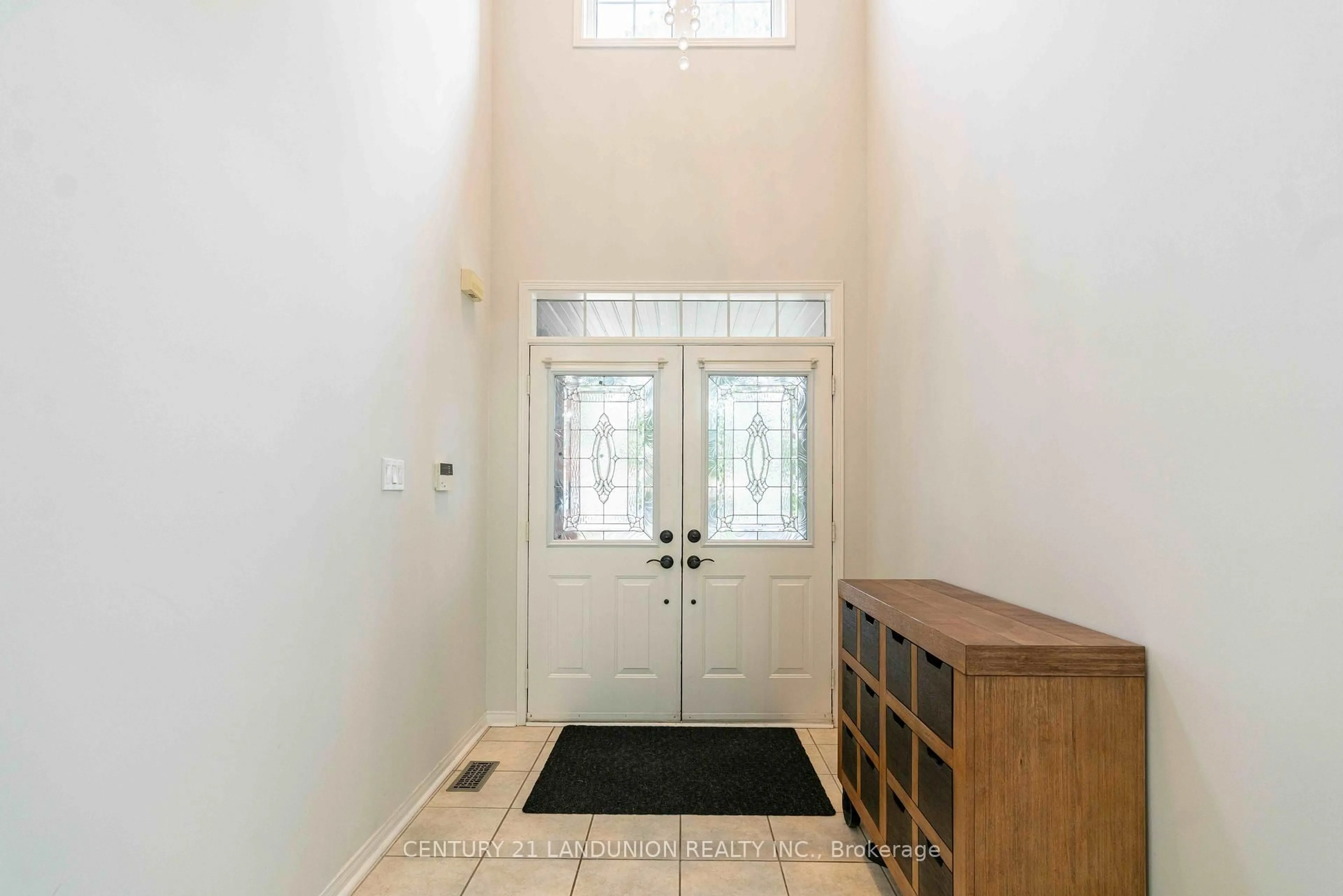 Indoor entryway for 58 Stricker Ave, Markham Ontario L6E 1N6