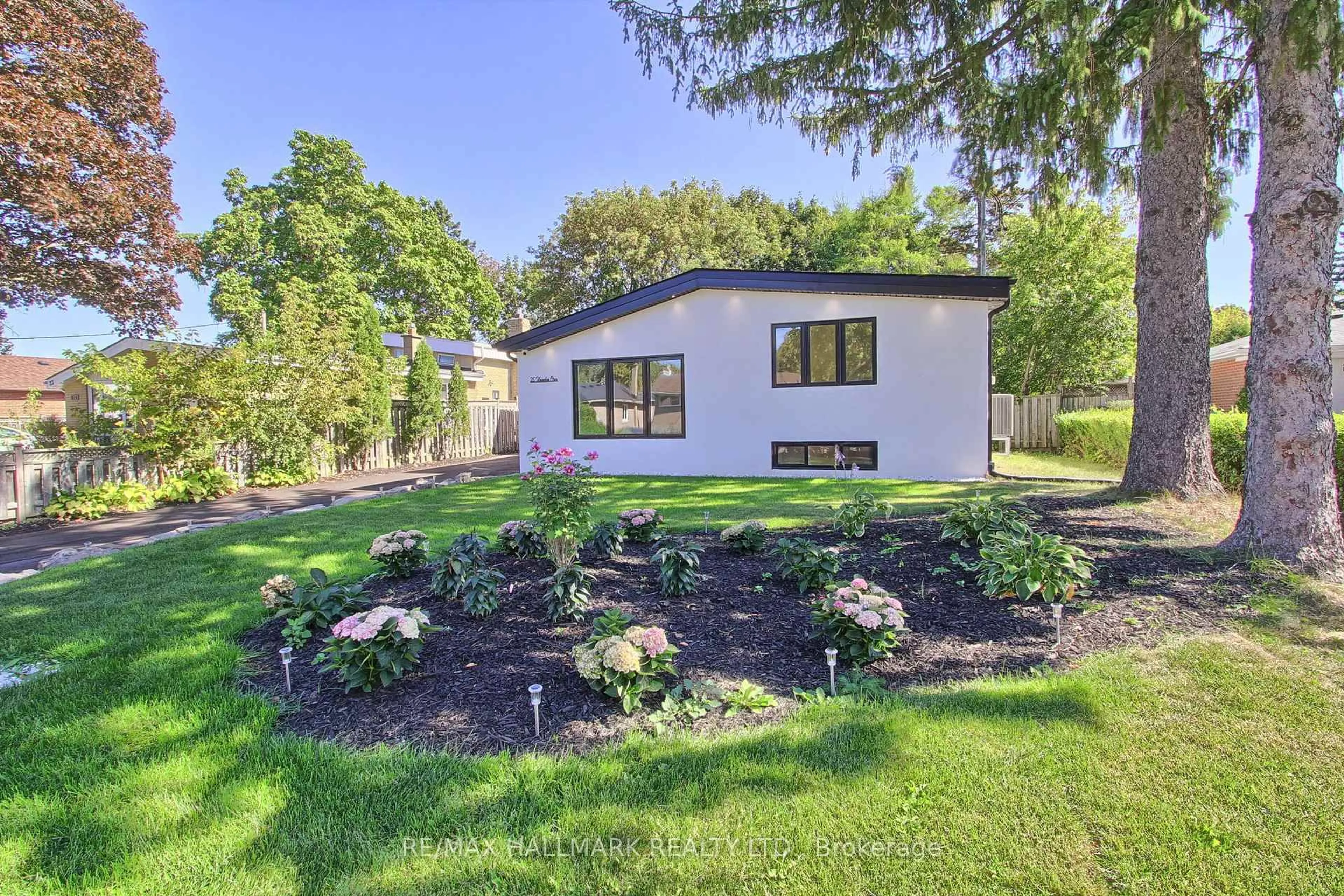 Unknown for 25 Knowles Cres, Aurora Ontario L4G 1Z6