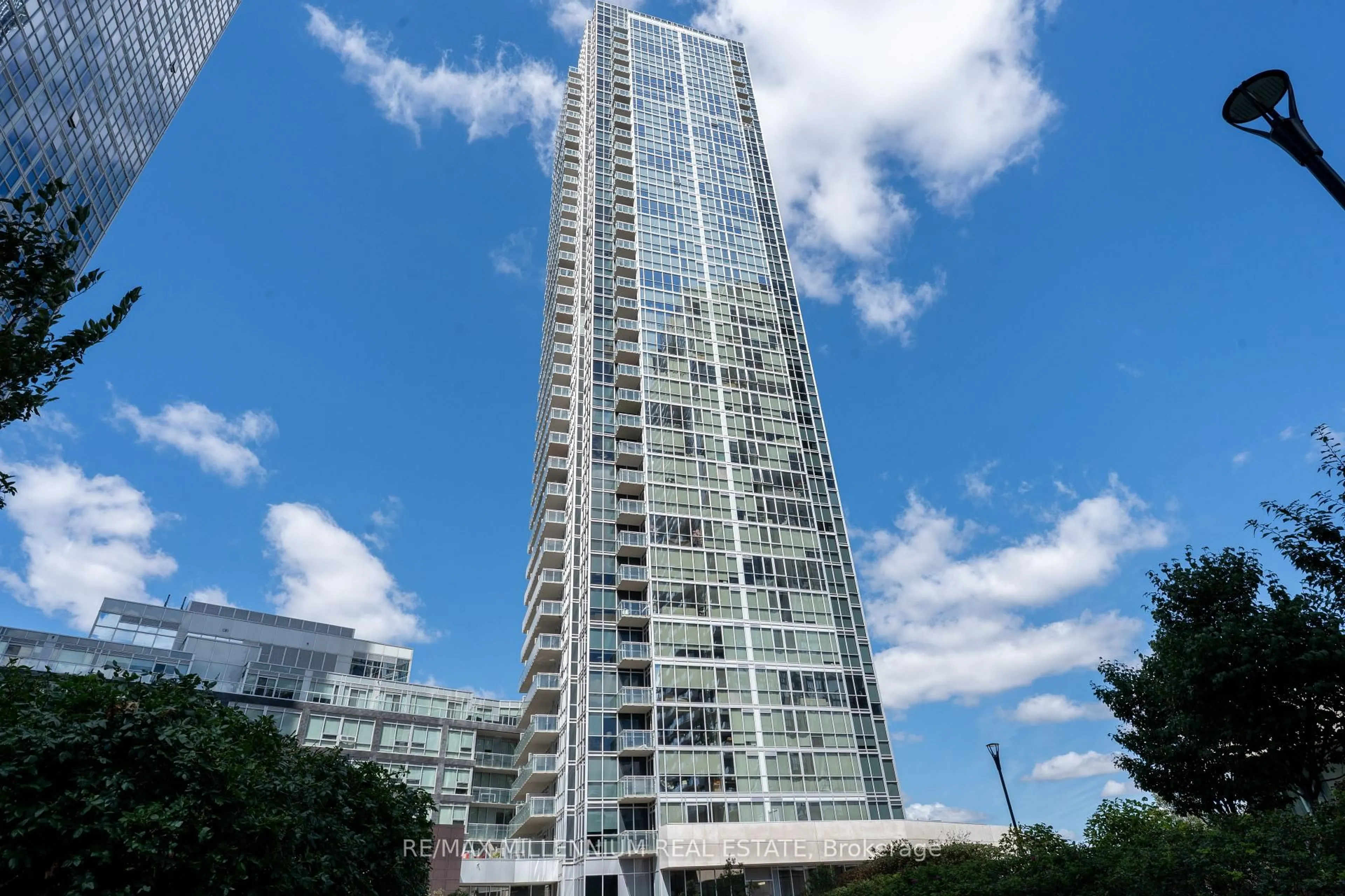 Unknown for 2908 Highway 7 Rd #3103, Vaughan Ontario L4K 0K5