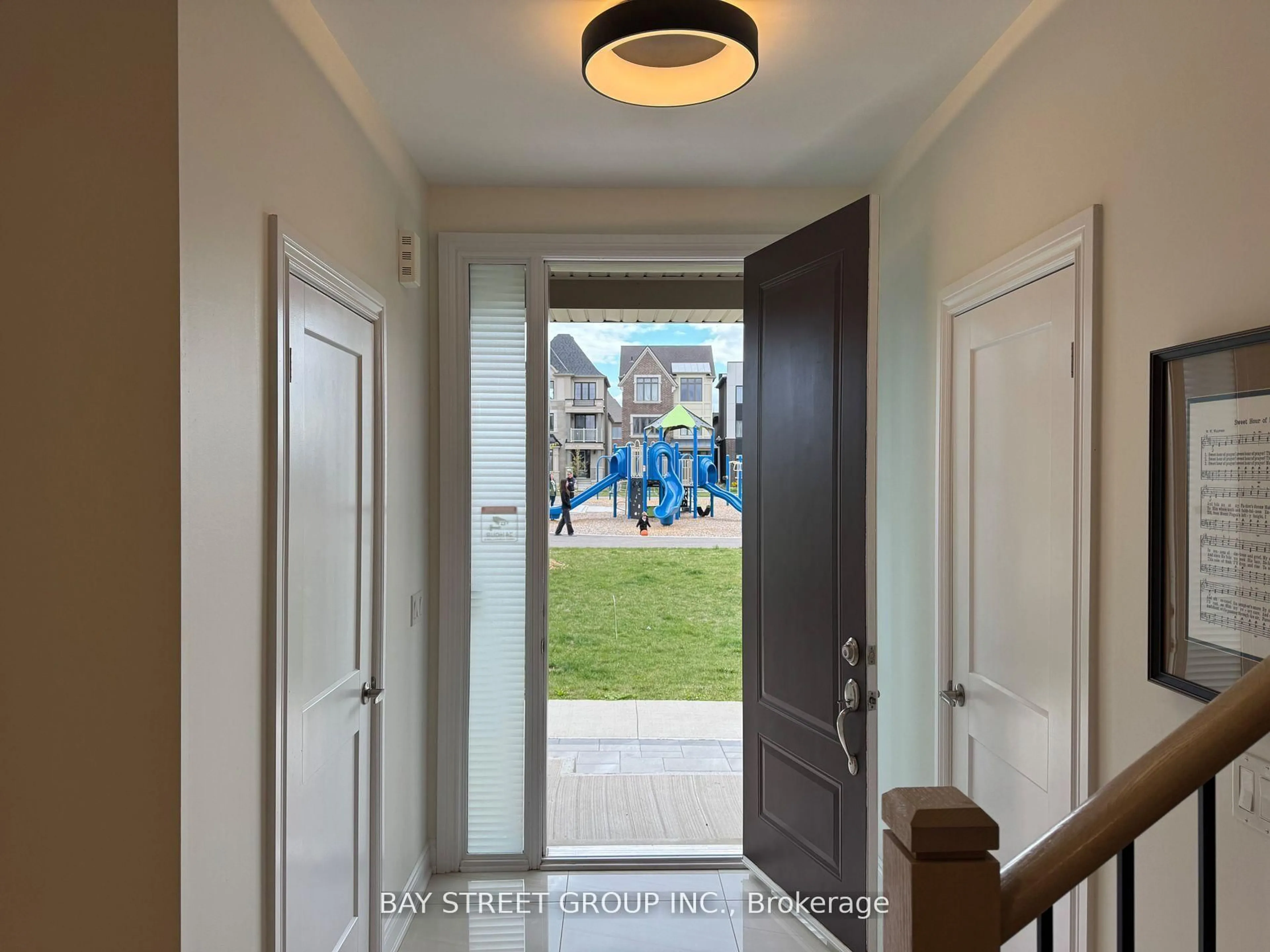 Indoor entryway for 7 Kohn Lane, Markham Ontario L6C 3J3