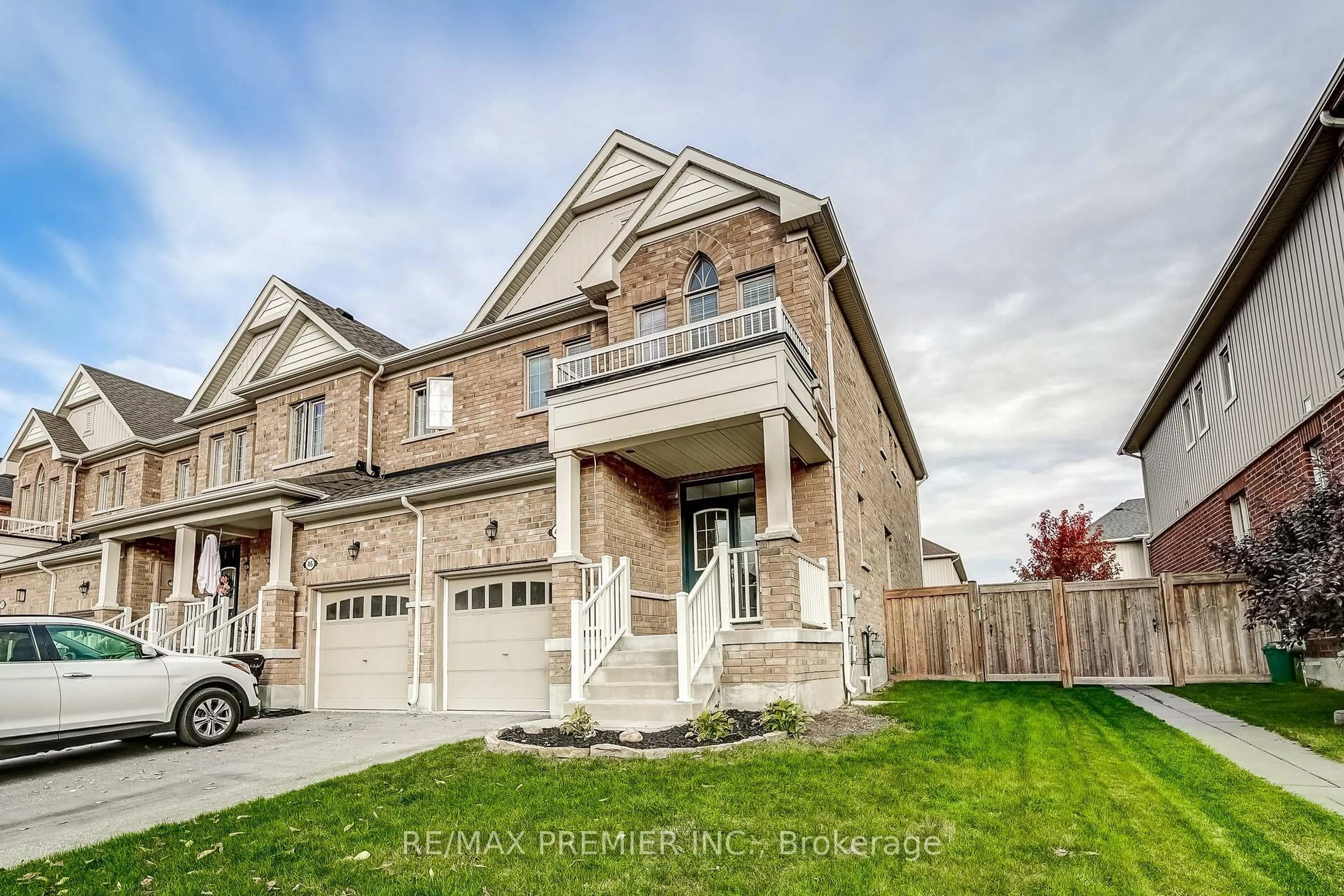 Home with brick exterior material, street for 44 Weaver Terr, New Tecumseth Ontario L0G 1W0