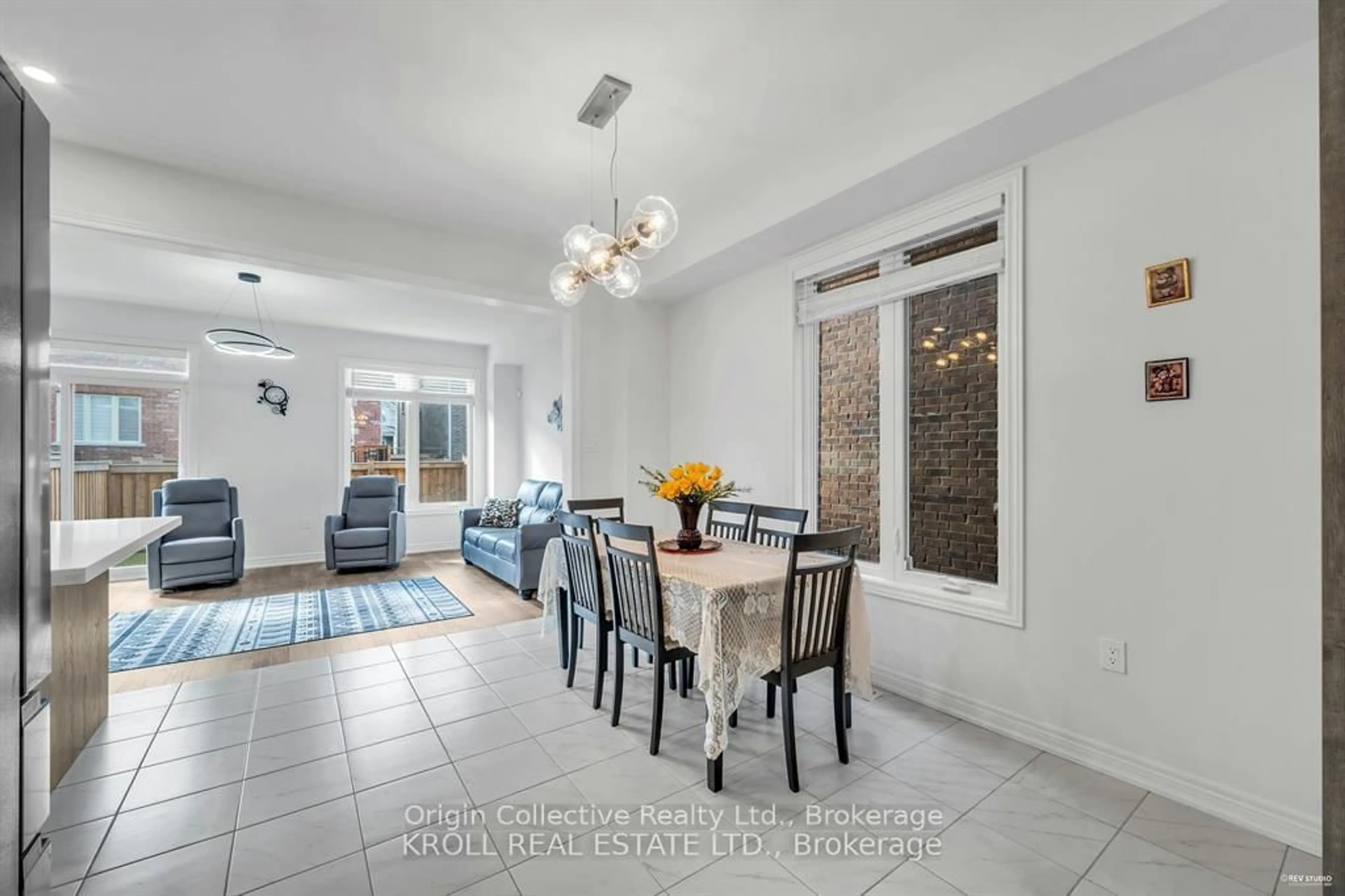 Dining room, ceramic/tile floor for 26 Frederick Taylor Way, East Gwillimbury Ontario L0G 1M0