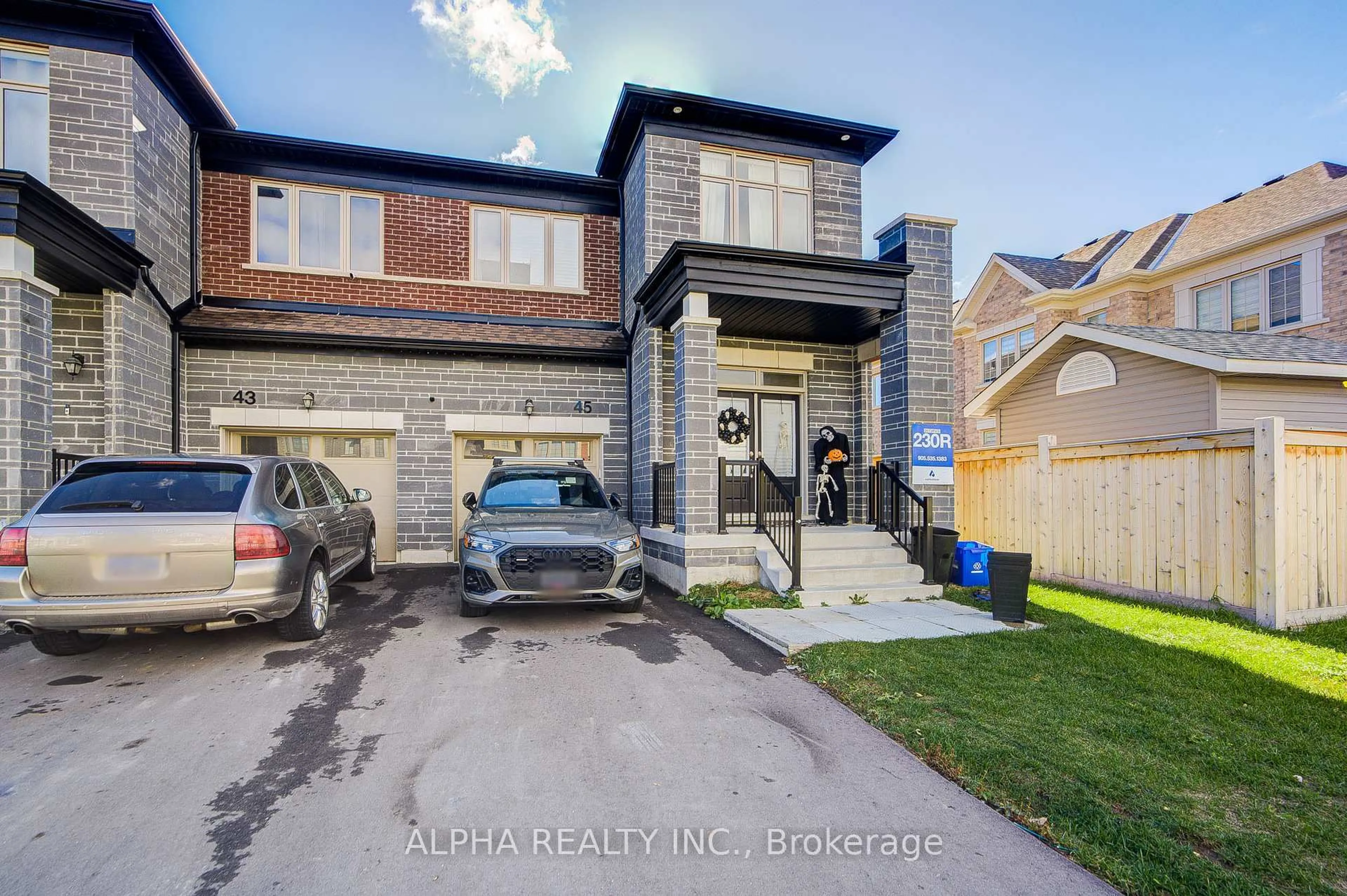Home with brick exterior material, street for 45 Kentledge Ave, East Gwillimbury Ontario L9N 0W3