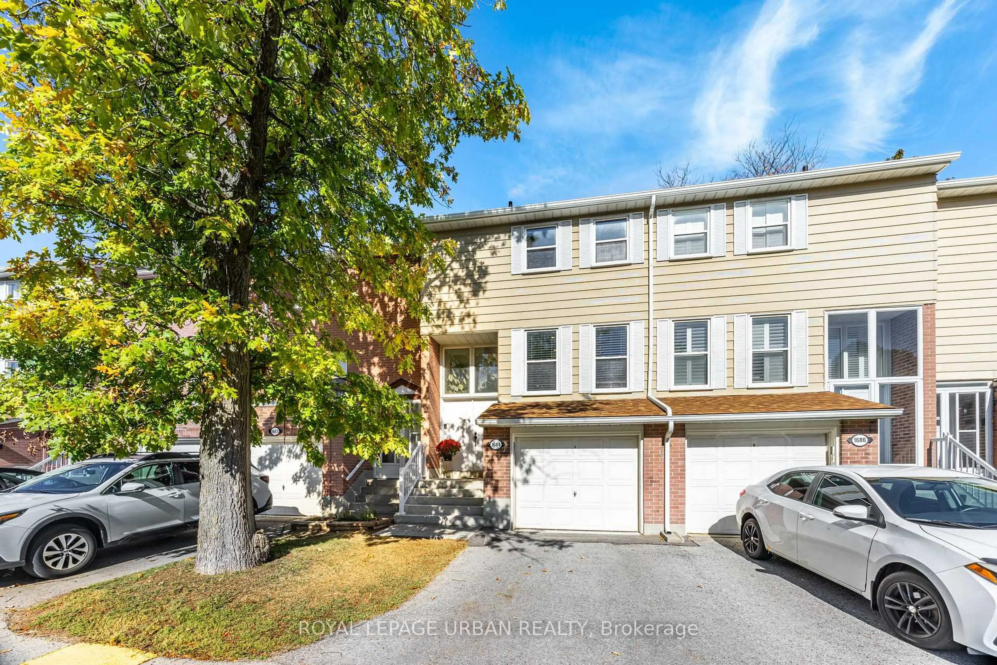 A pic from outside/outdoor area/front of a property/back of a property/a pic from drone, street for 1684 John St, Markham Ontario L3T 1Z1