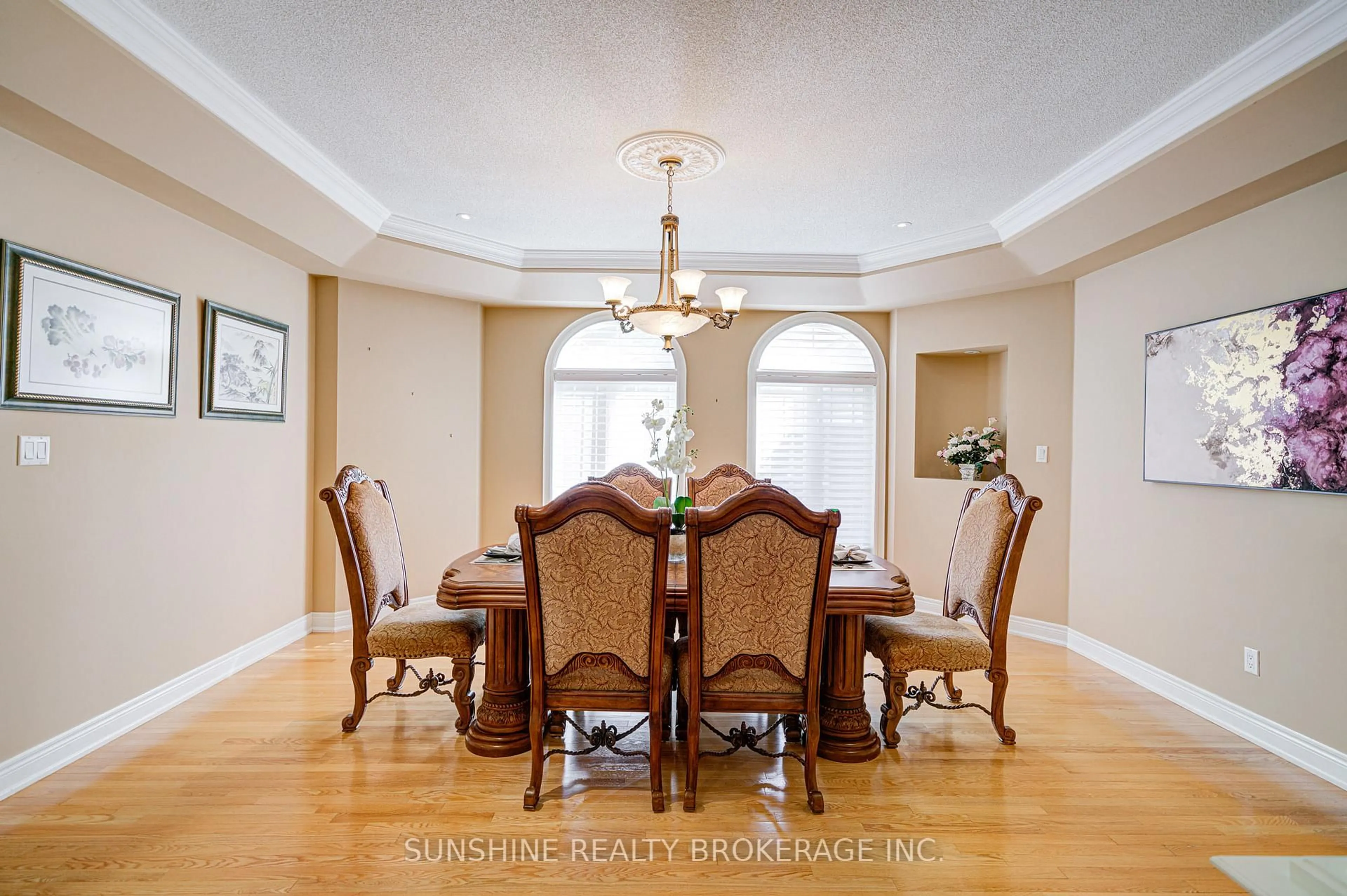 Dining room, unknown for 19 Aspen Leaf Crt, Aurora Ontario L4G 7T3