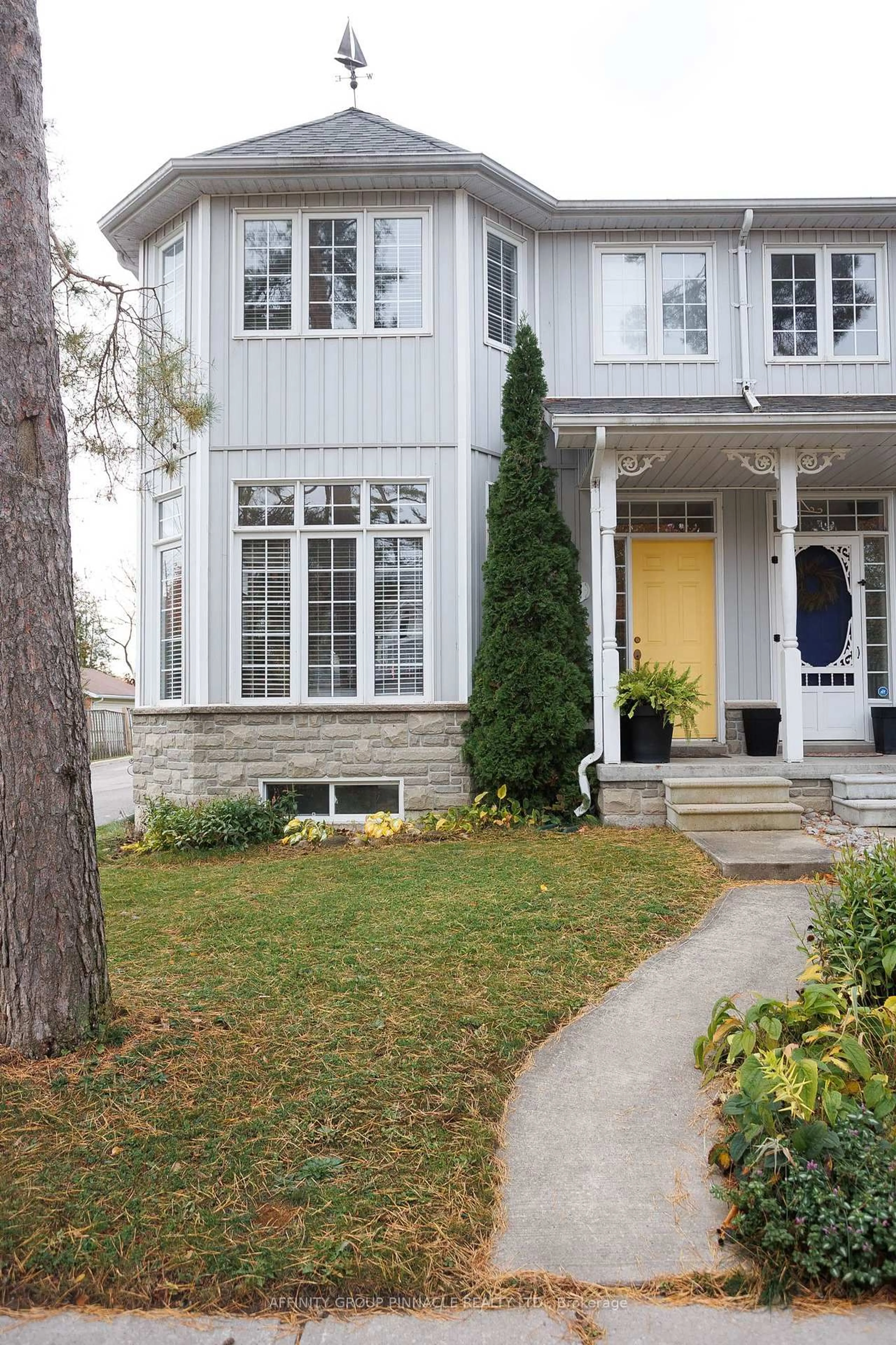 Home with vinyl exterior material, street for 983 Lake Dr, Georgina Ontario L0E 1L0