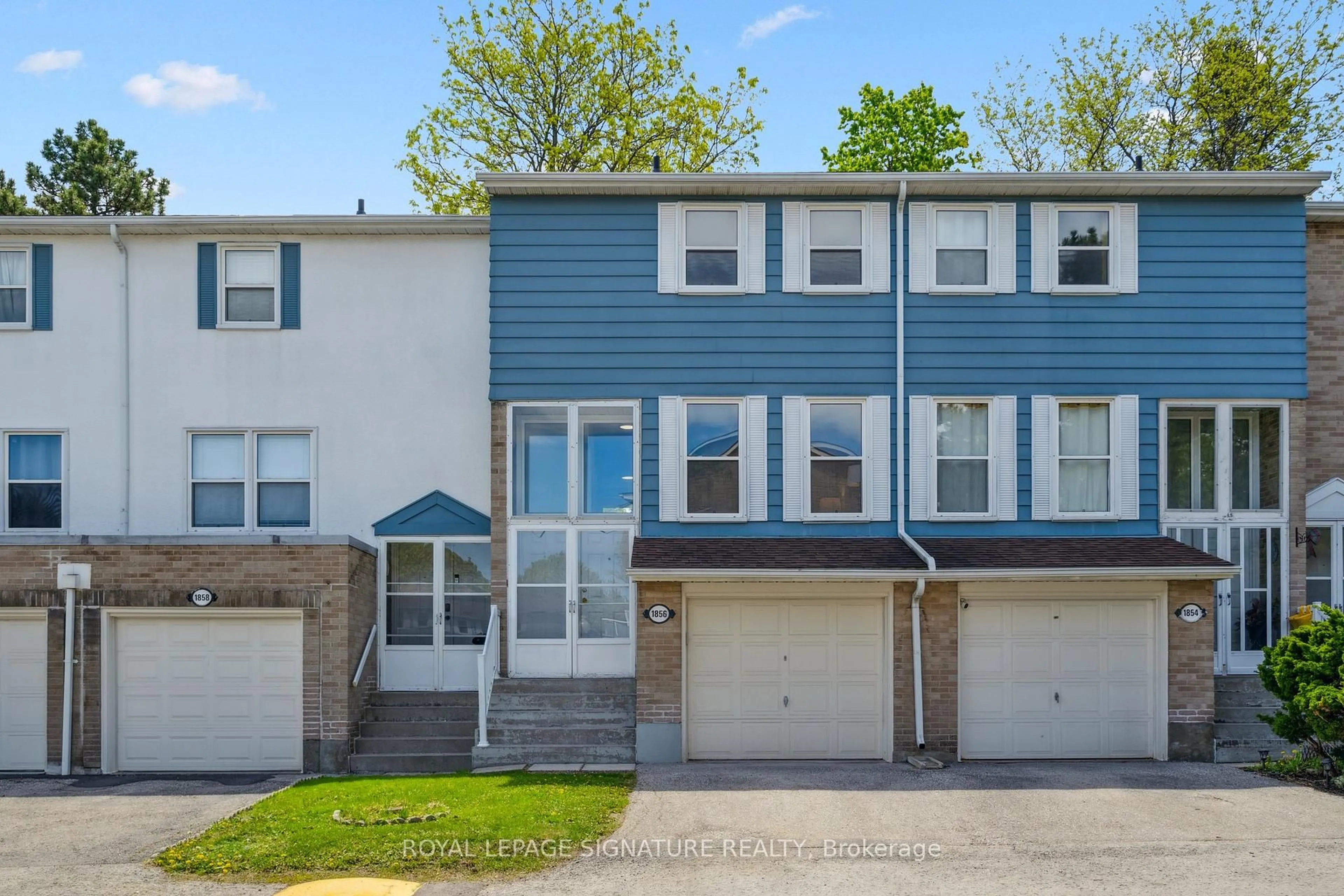 Home with vinyl exterior material, street for 1856 John St, Markham Ontario L3T 1Z1