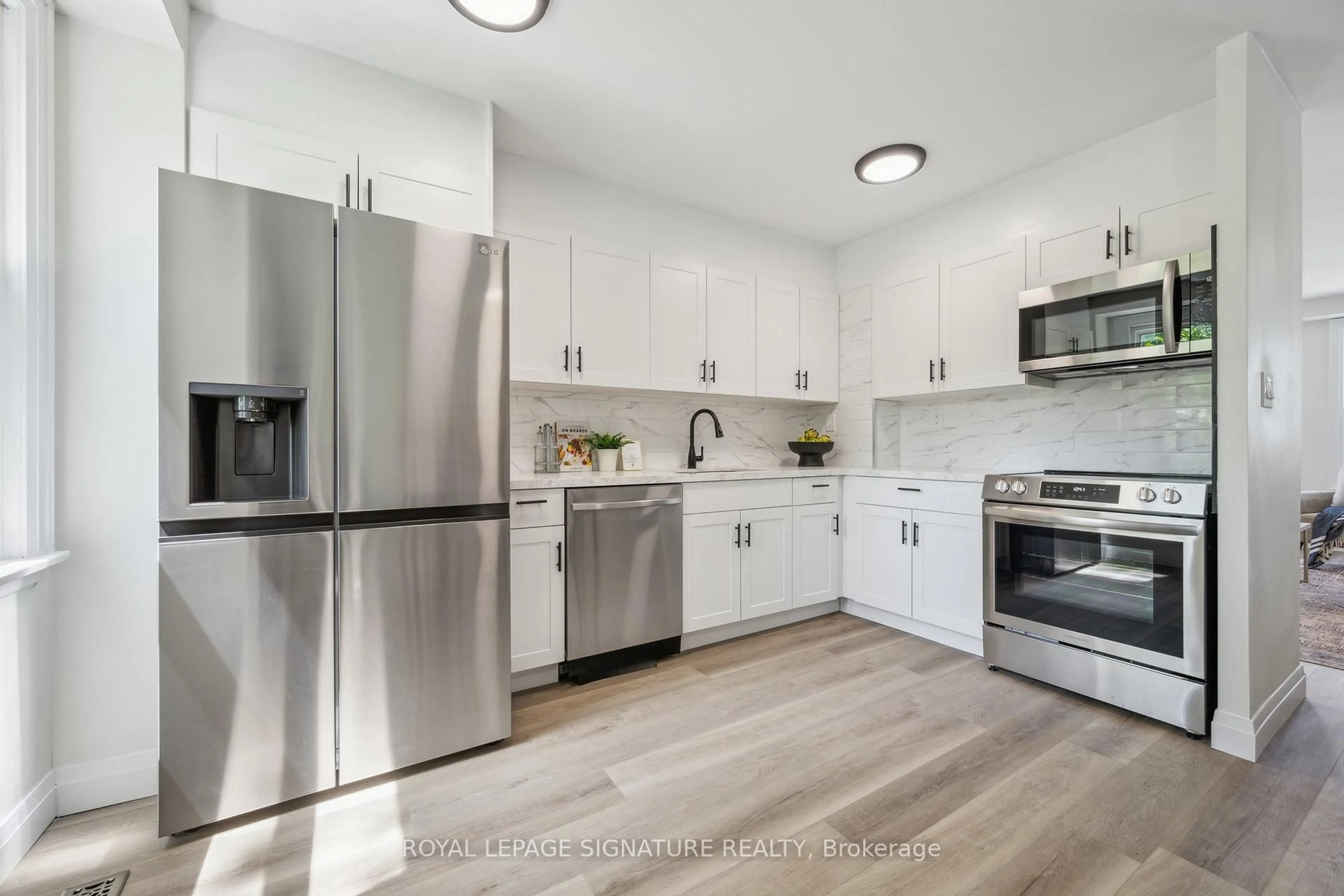 Open concept kitchen, unknown for 1856 John St, Markham Ontario L3T 1Z1
