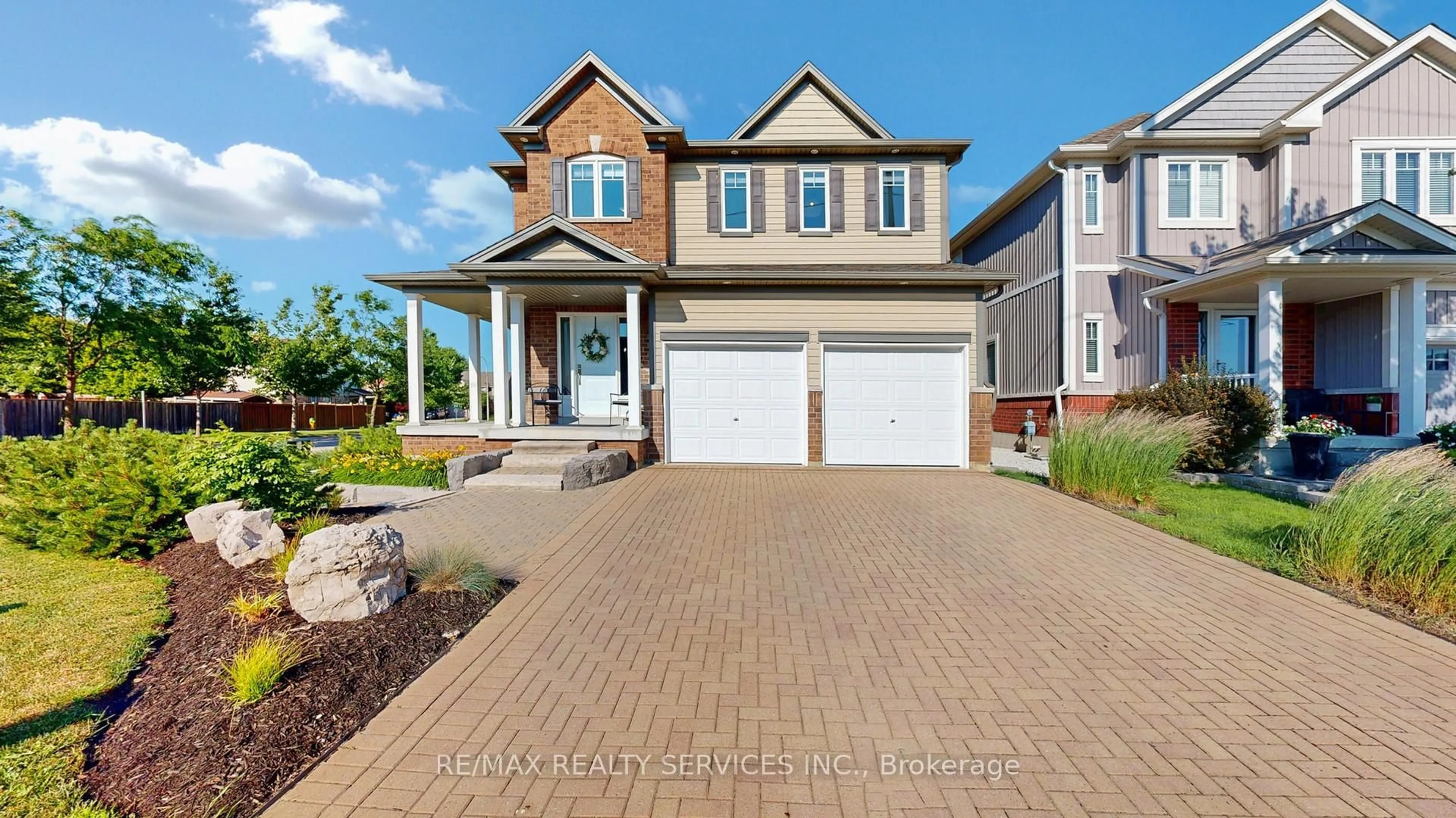 Home with brick exterior material, street for 197 King St, New Tecumseth Ontario L9R 0A8