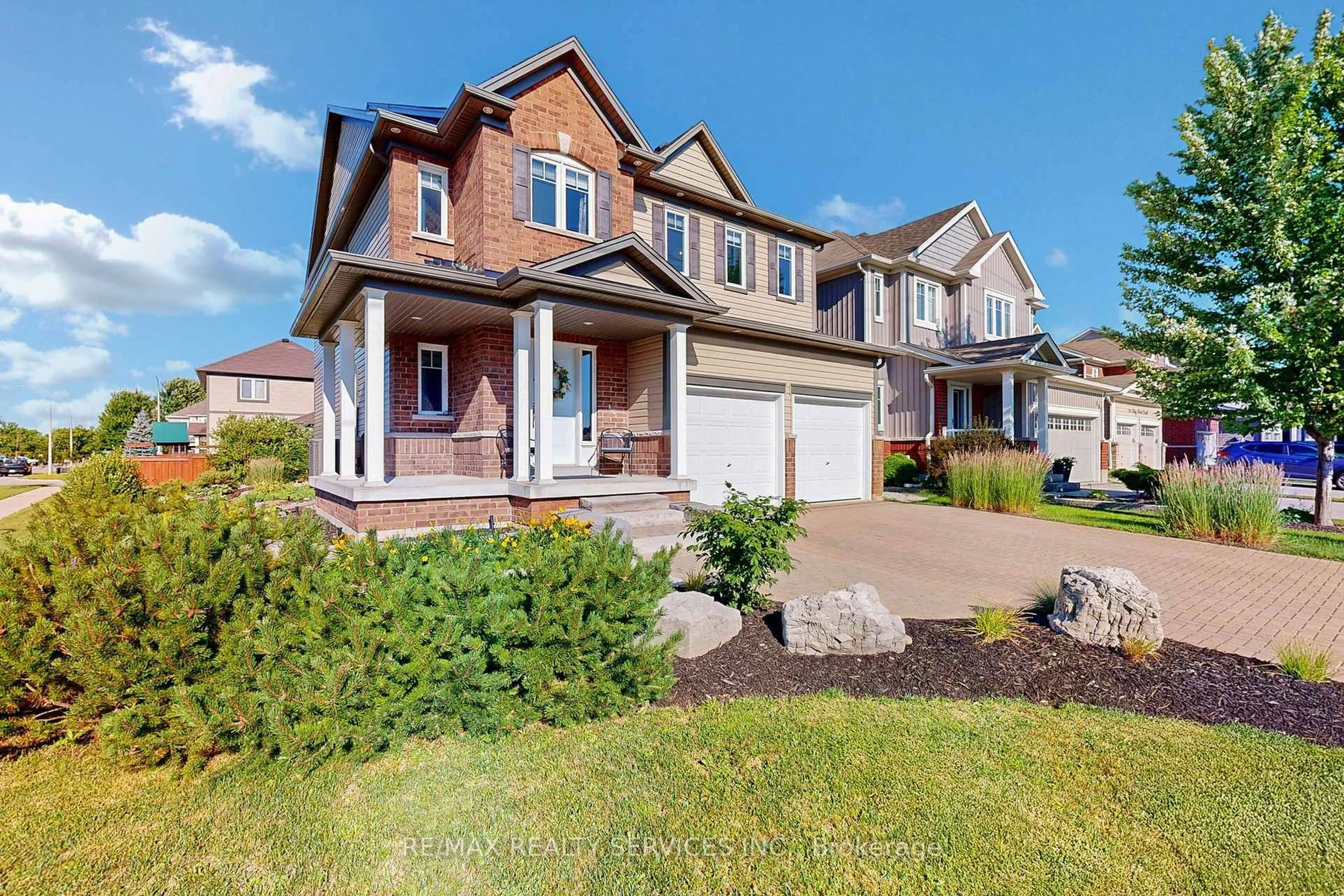 Home with brick exterior material, street for 197 King St, New Tecumseth Ontario L9R 0A8