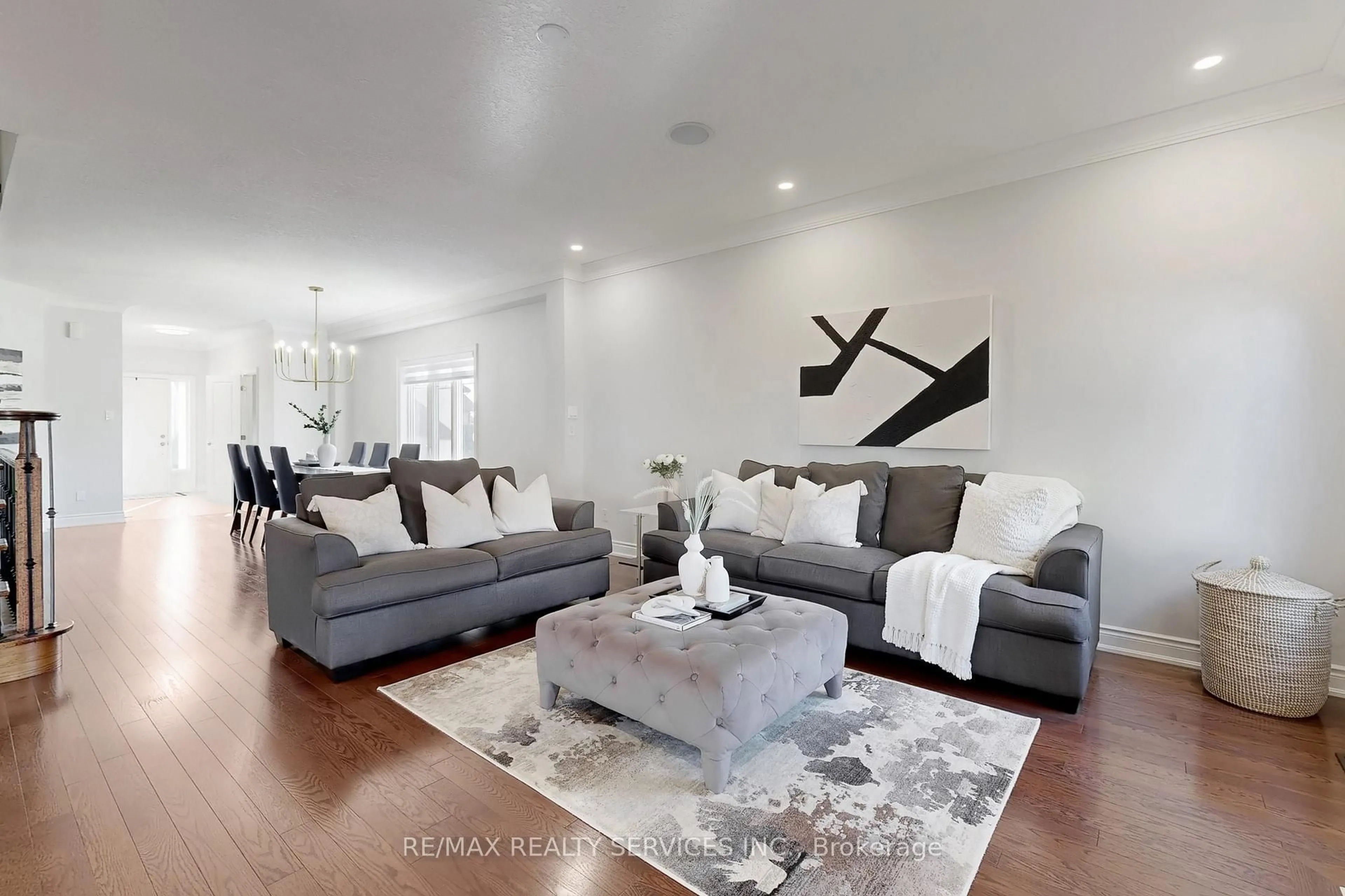 Living room with furniture, unknown for 197 King St, New Tecumseth Ontario L9R 0A8