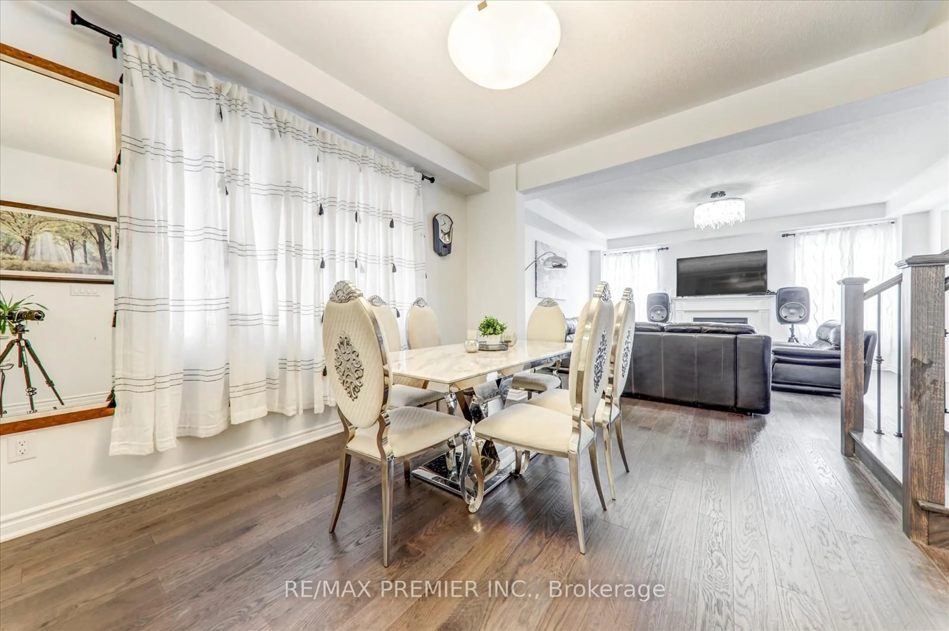 Dining room, unknown for 609 Mika St, Innisfil Ontario L9S 0S2