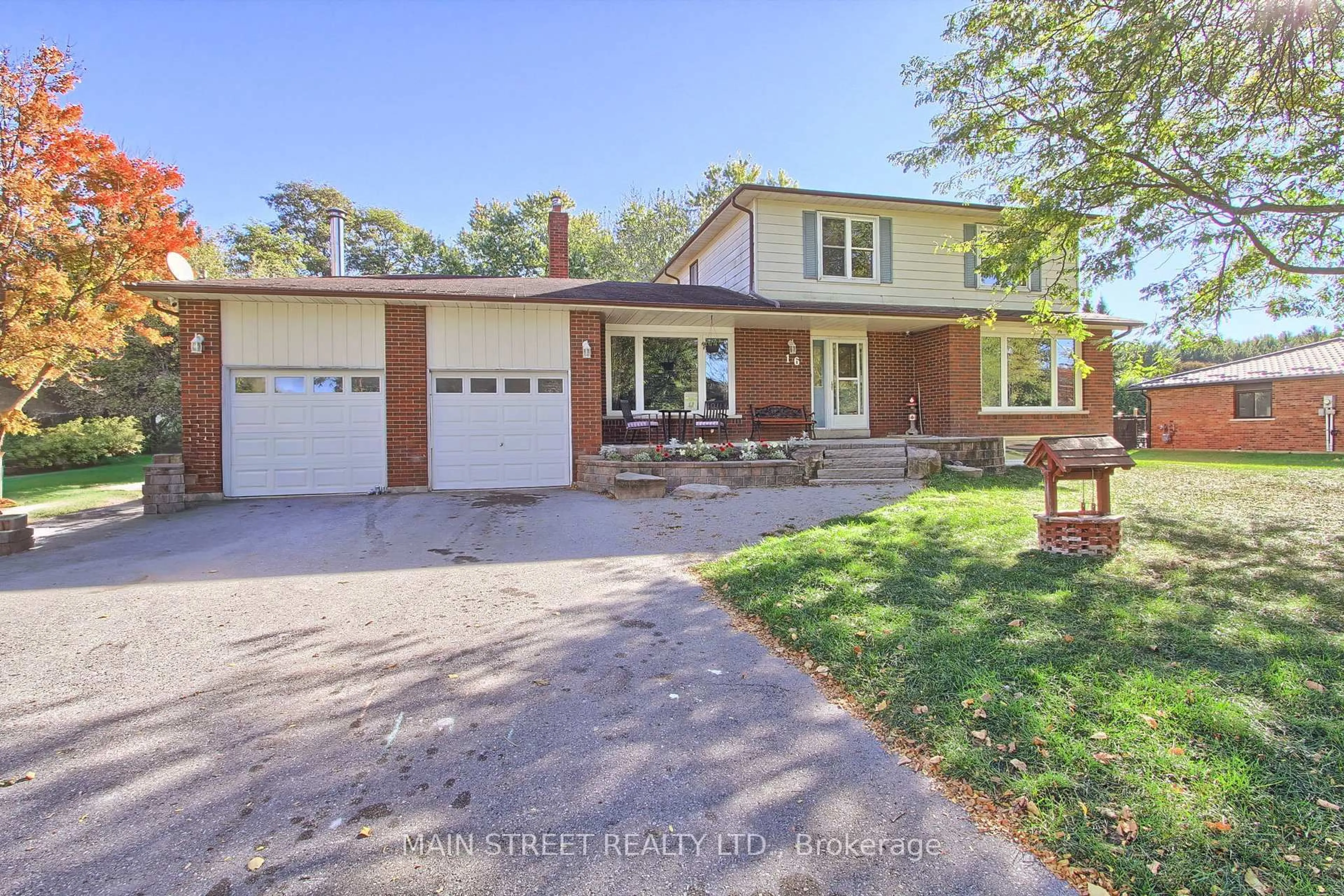 Home with brick exterior material, street for 16 Ramsay St, East Gwillimbury Ontario L0G 1H0
