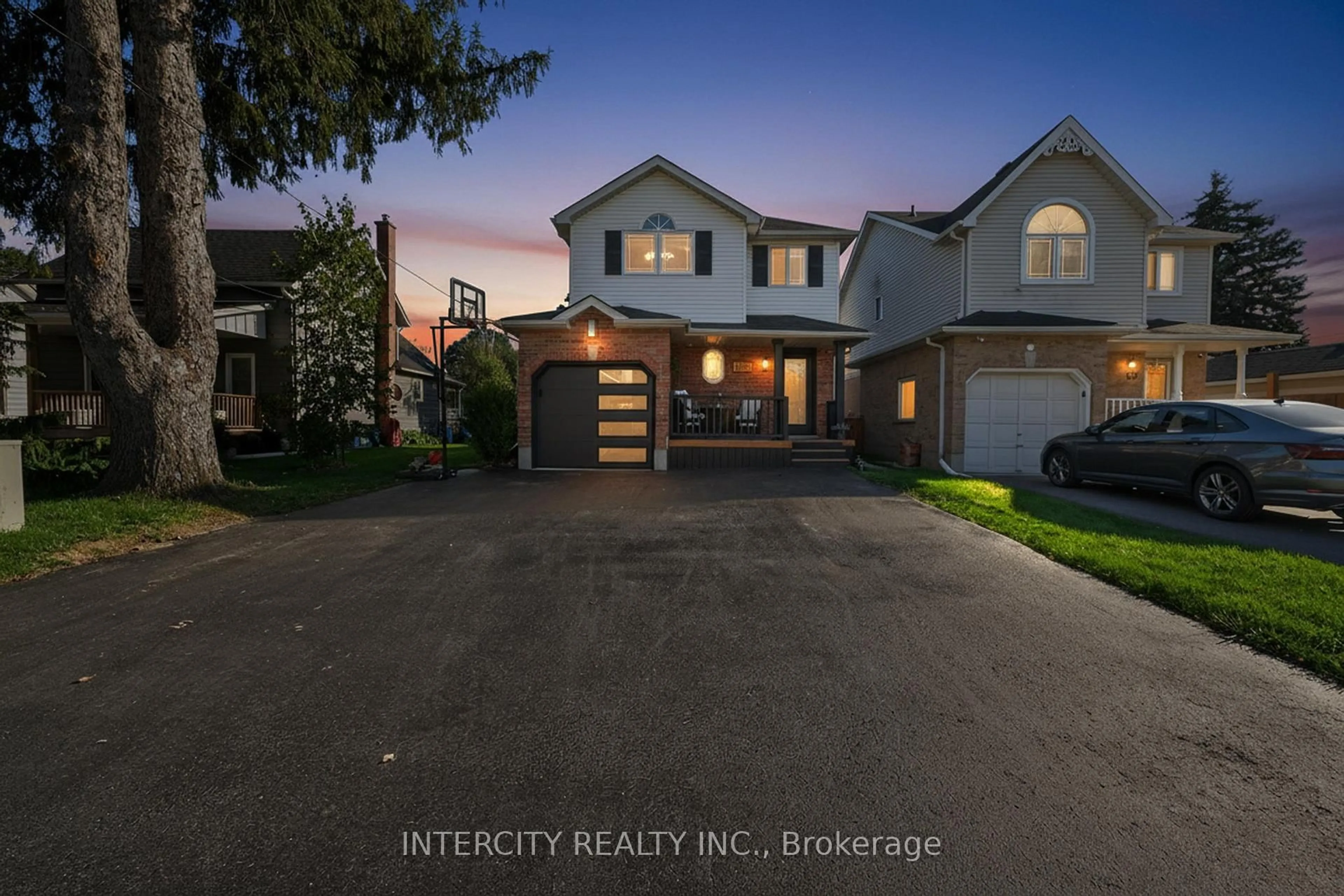 A pic from outside/outdoor area/front of a property/back of a property/a pic from drone, street for 107 Albert St, New Tecumseth Ontario L9R 1G3