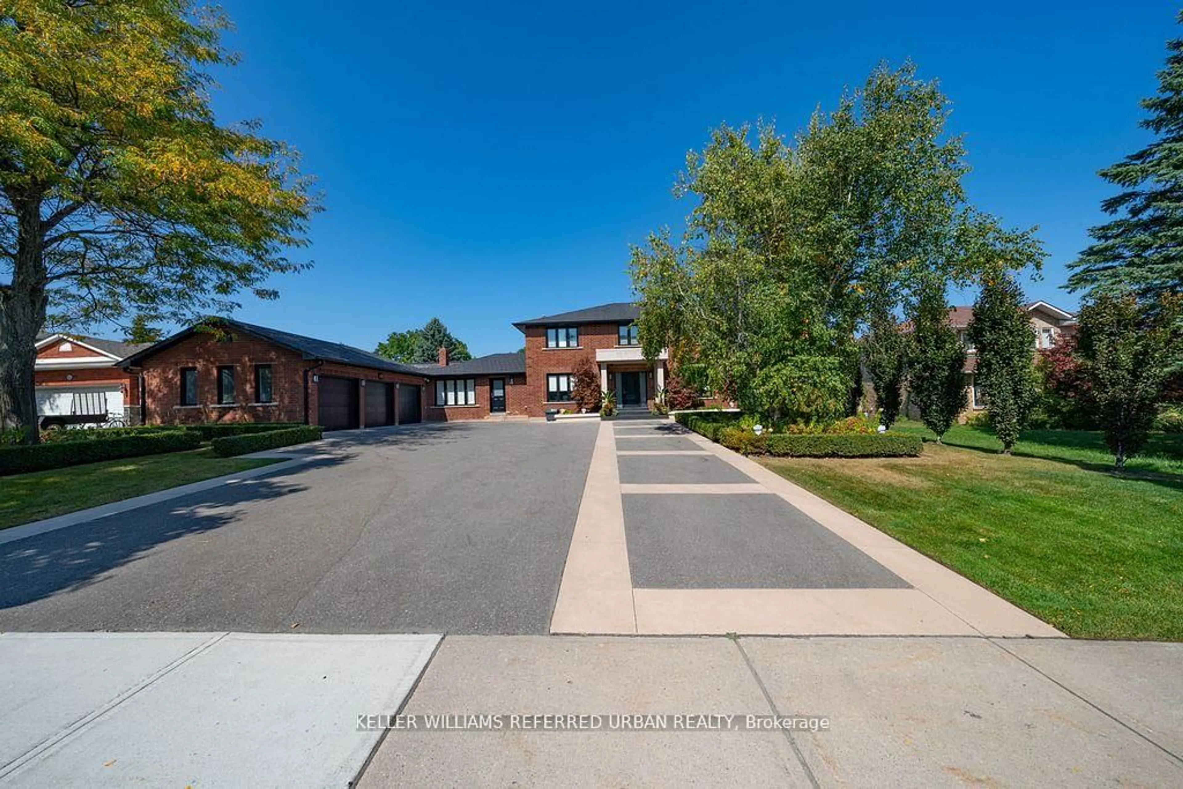 A pic from outside/outdoor area/front of a property/back of a property/a pic from drone, street for 68 Findlay Ave, King Ontario L7B 1E2