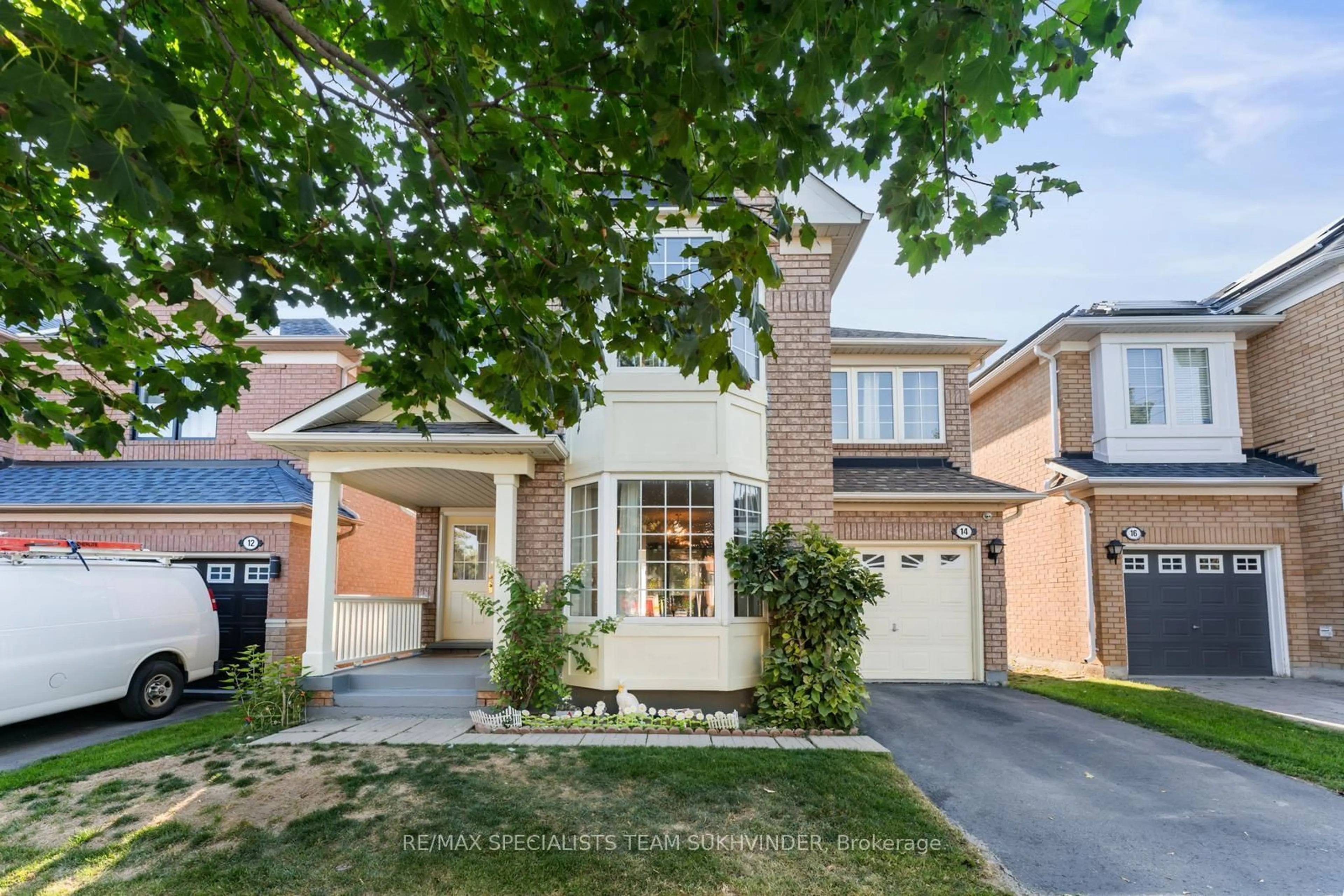 Home with brick exterior material, street for 14 Tower Bridge Cres, Markham Ontario L6C 2M8
