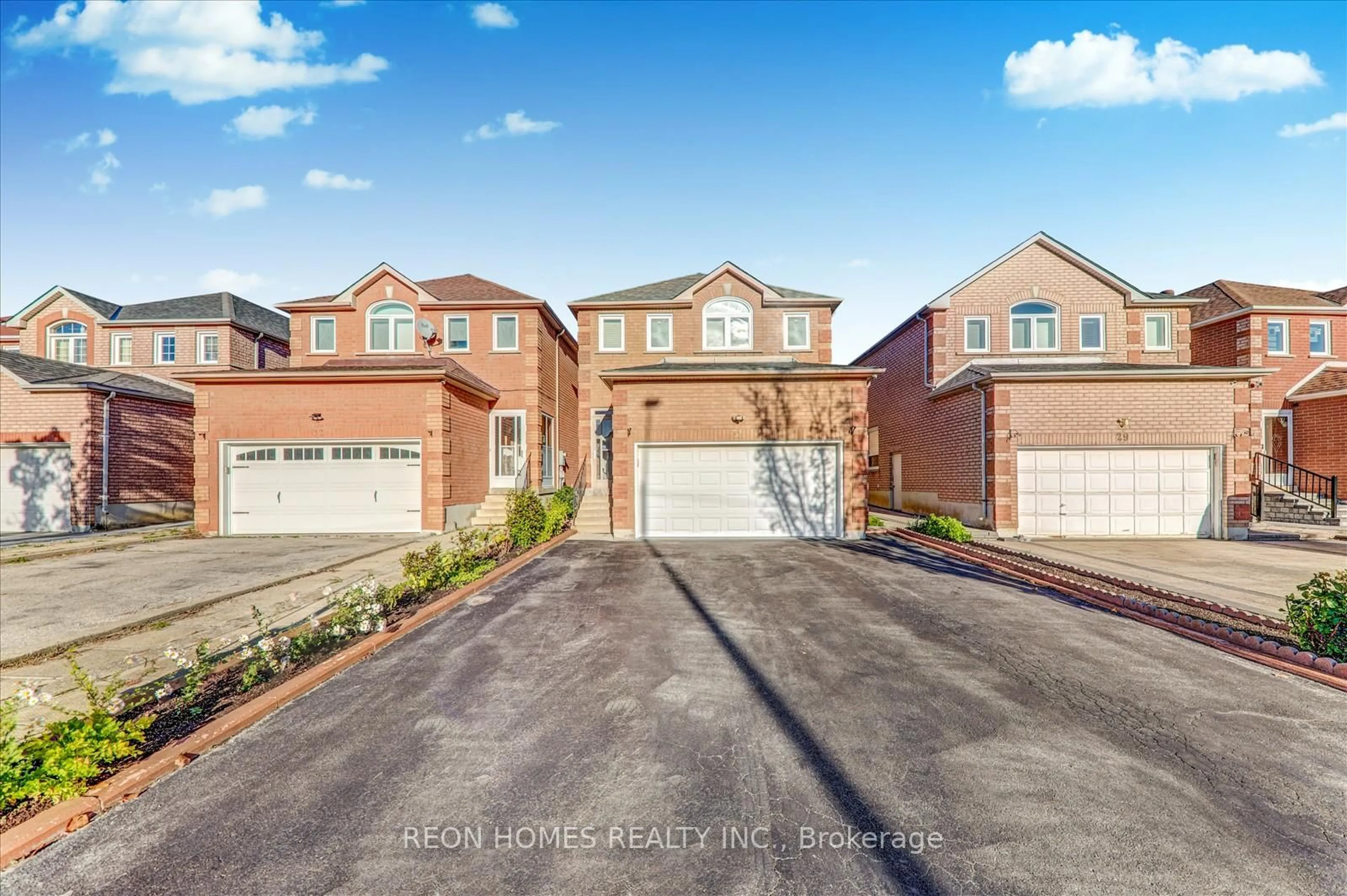 Home with brick exterior material, street for 31 Sophia Rd, Markham Ontario L3S 3Y5