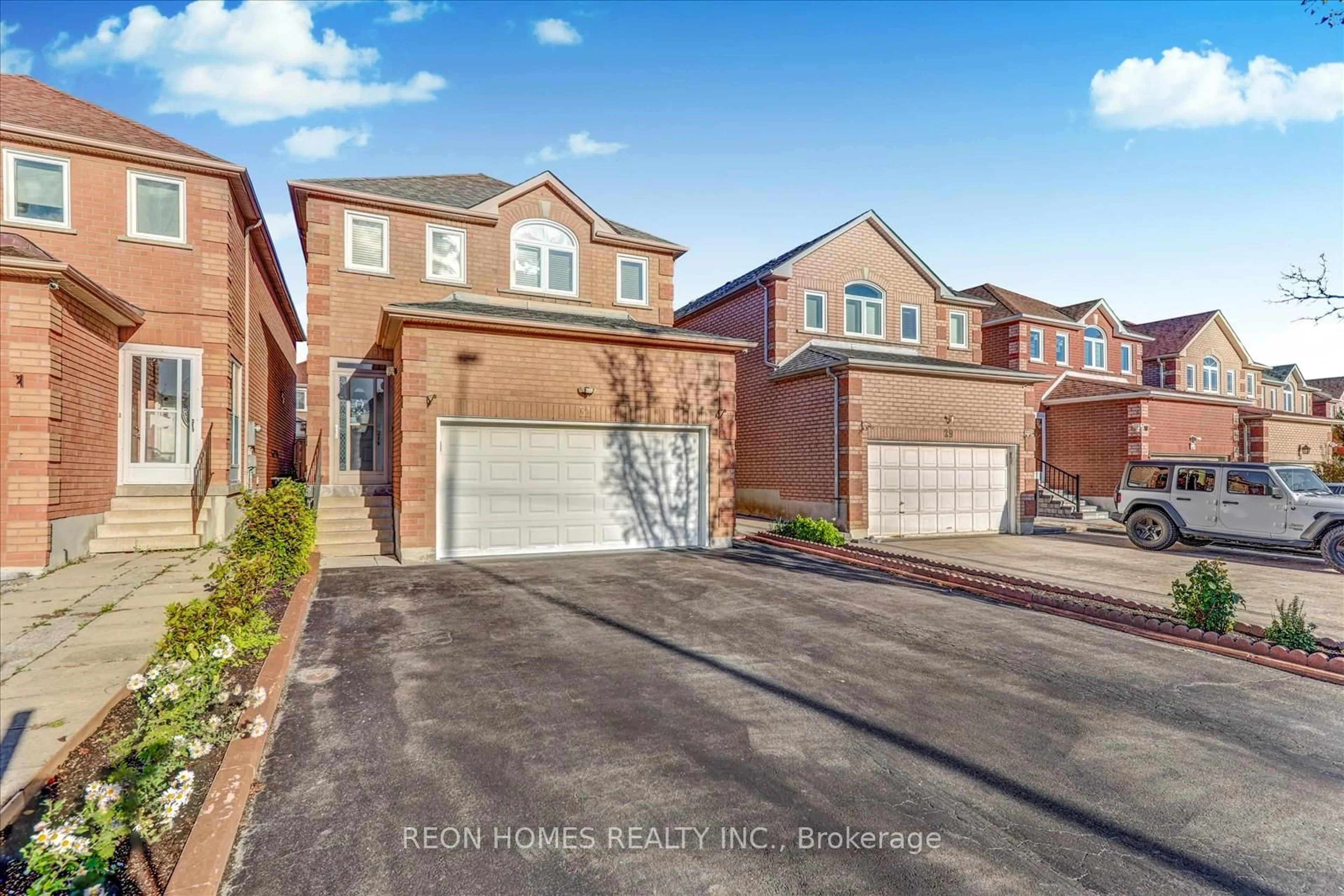 Home with brick exterior material, street for 31 Sophia Rd, Markham Ontario L3S 3Y5