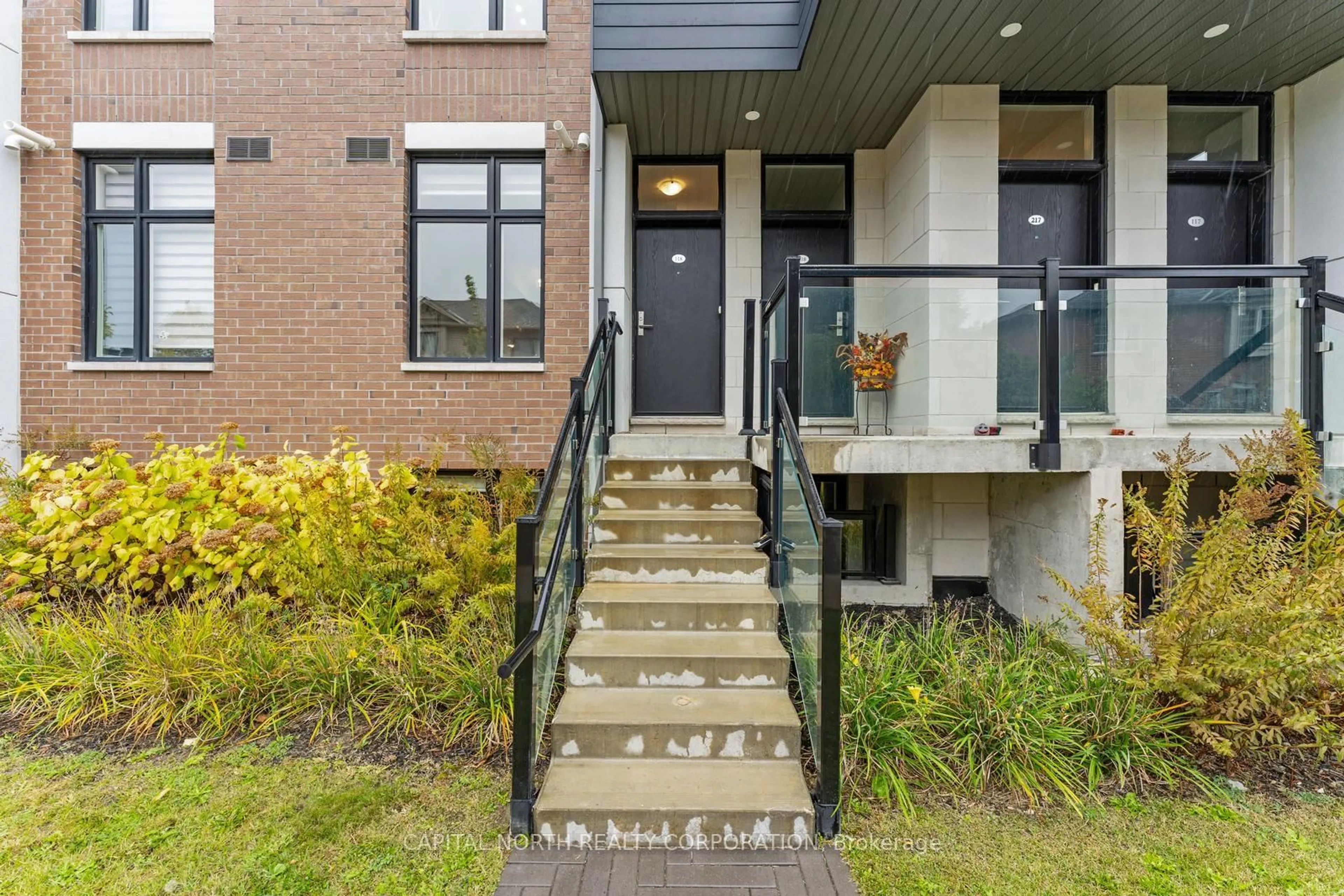Home with brick exterior material, street for 9570 Islington Ave #L118, Vaughan Ontario L4H 5E8