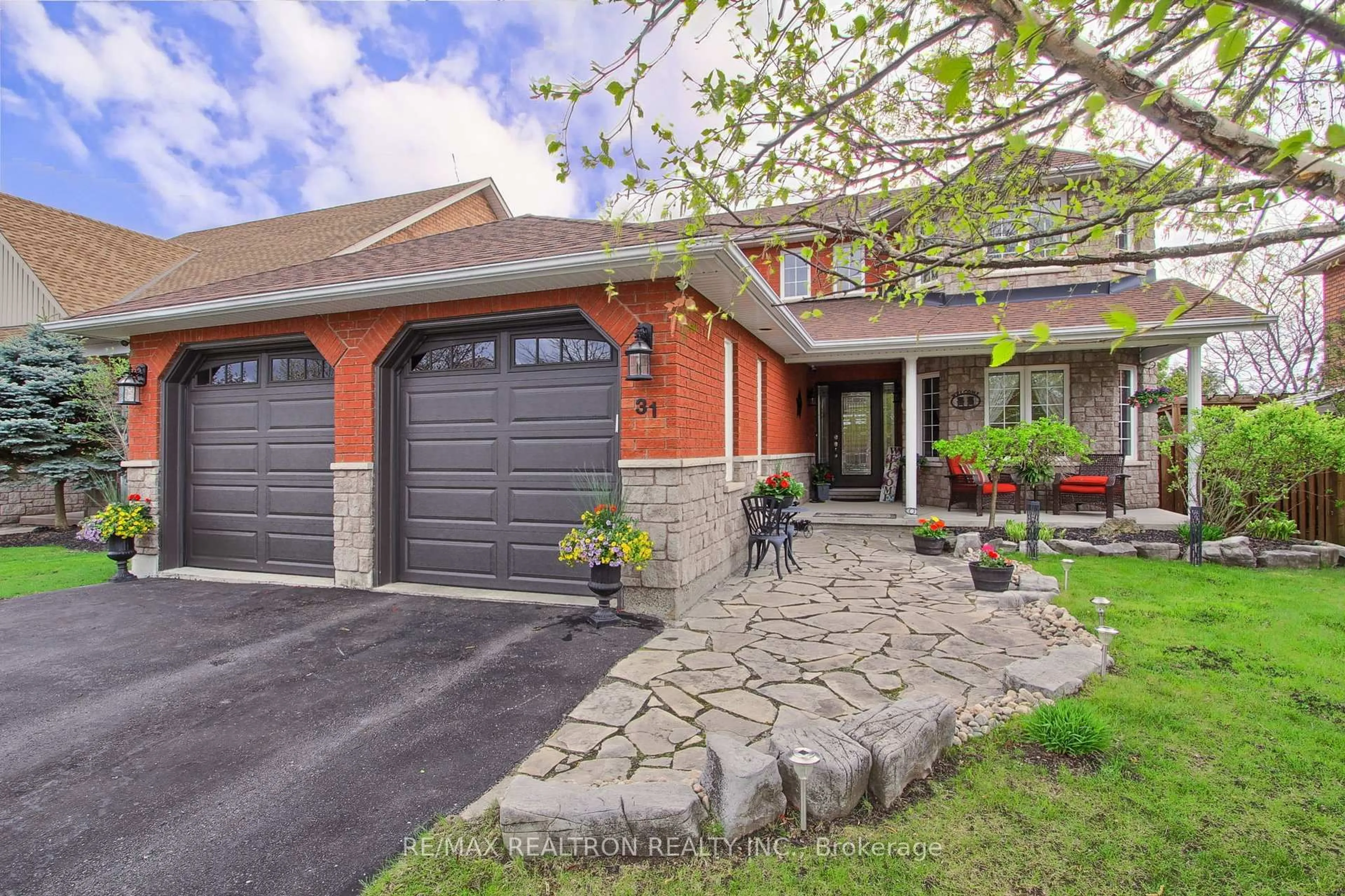 Home with brick exterior material, street for 31 Kerfoot Cres, Georgina Ontario L4P 4C1