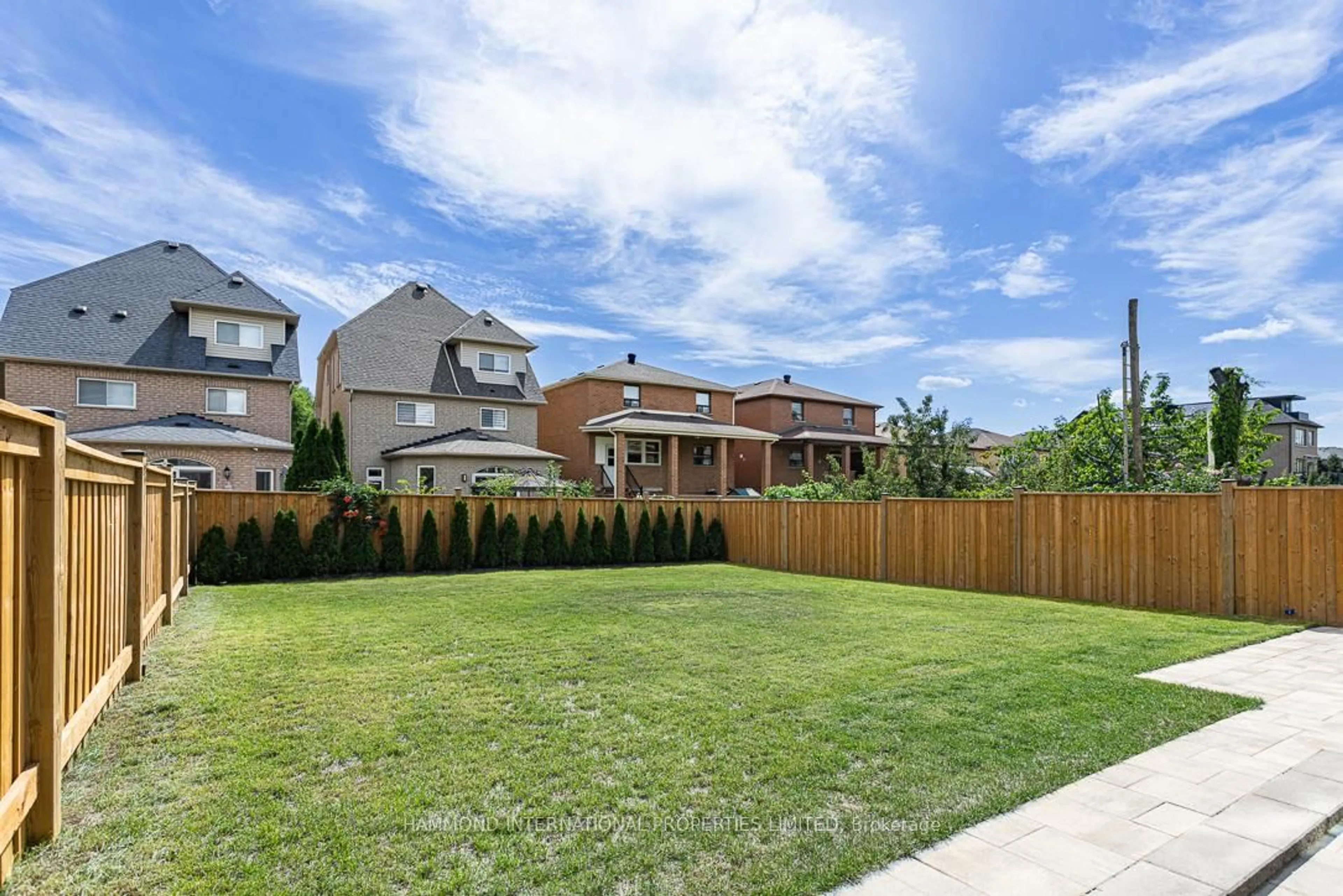 Patio, mountain view for 117 Crestwood Rd, Vaughan Ontario L4J 1A7