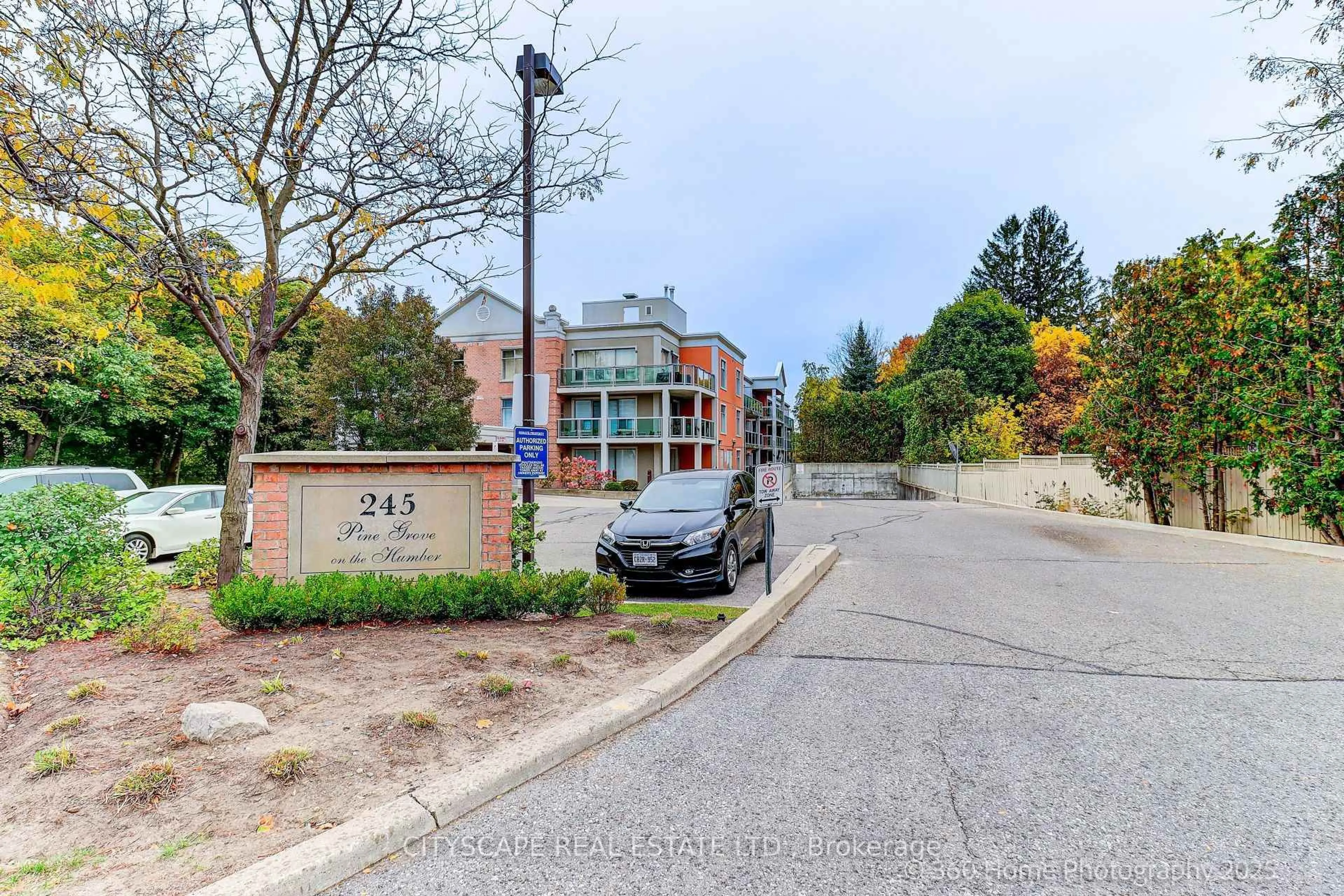 Unknown for 245 Pinegrove Rd #101, Vaughan Ontario L4L 2H7