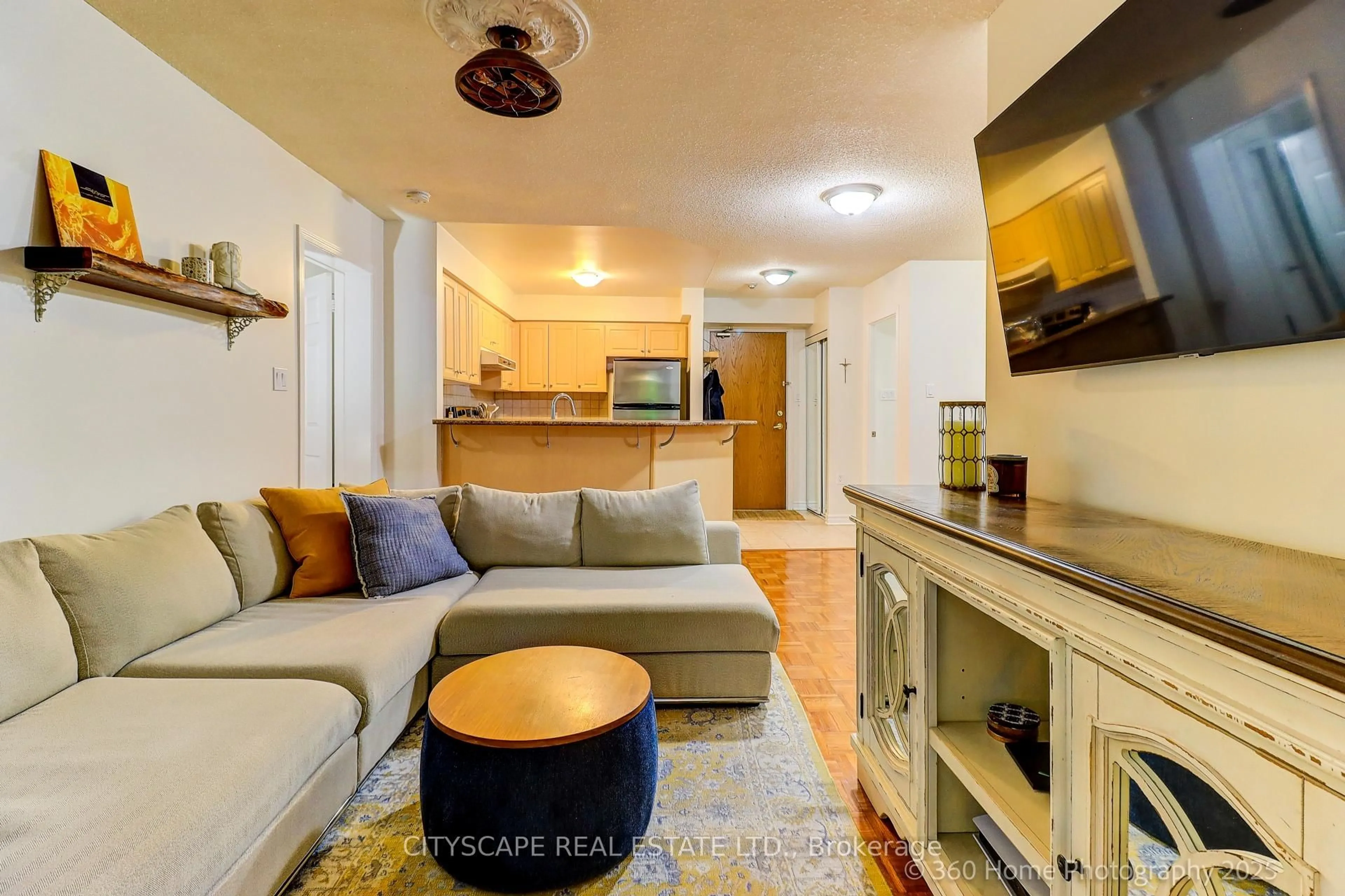 Living room with furniture, unknown for 245 Pinegrove Rd #101, Vaughan Ontario L4L 2H7