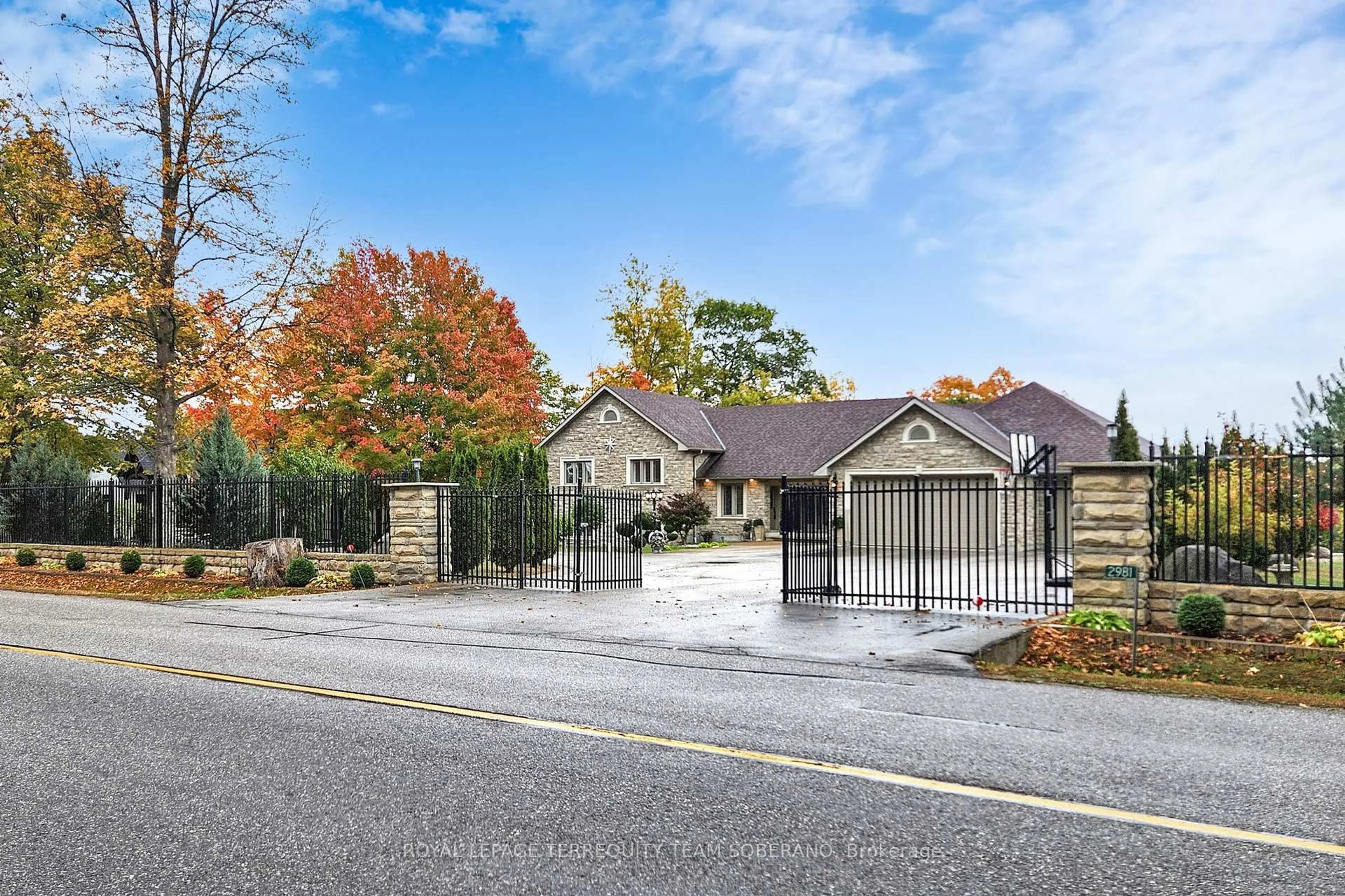 Home with brick exterior material, street for 2981 Ninth Line, Bradford West Gwillimbury Ontario L3Z 2A5