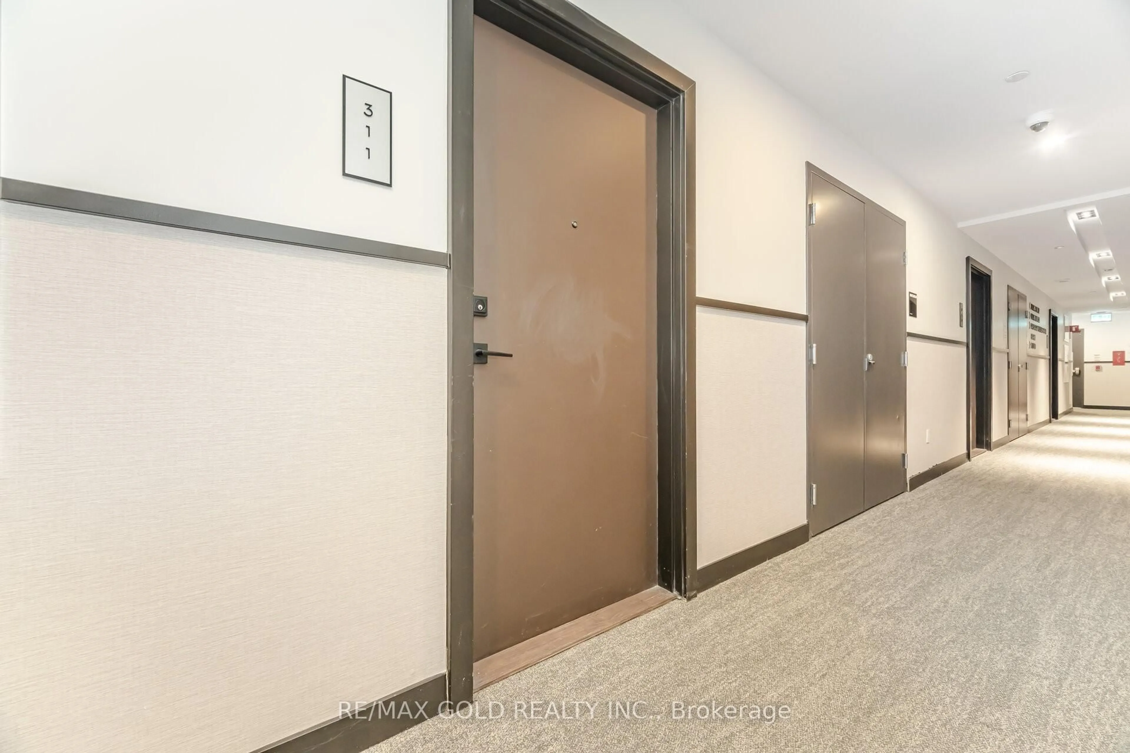 Indoor foyer for 474 Caldari Rd #311, Vaughan Ontario L4K 0R5