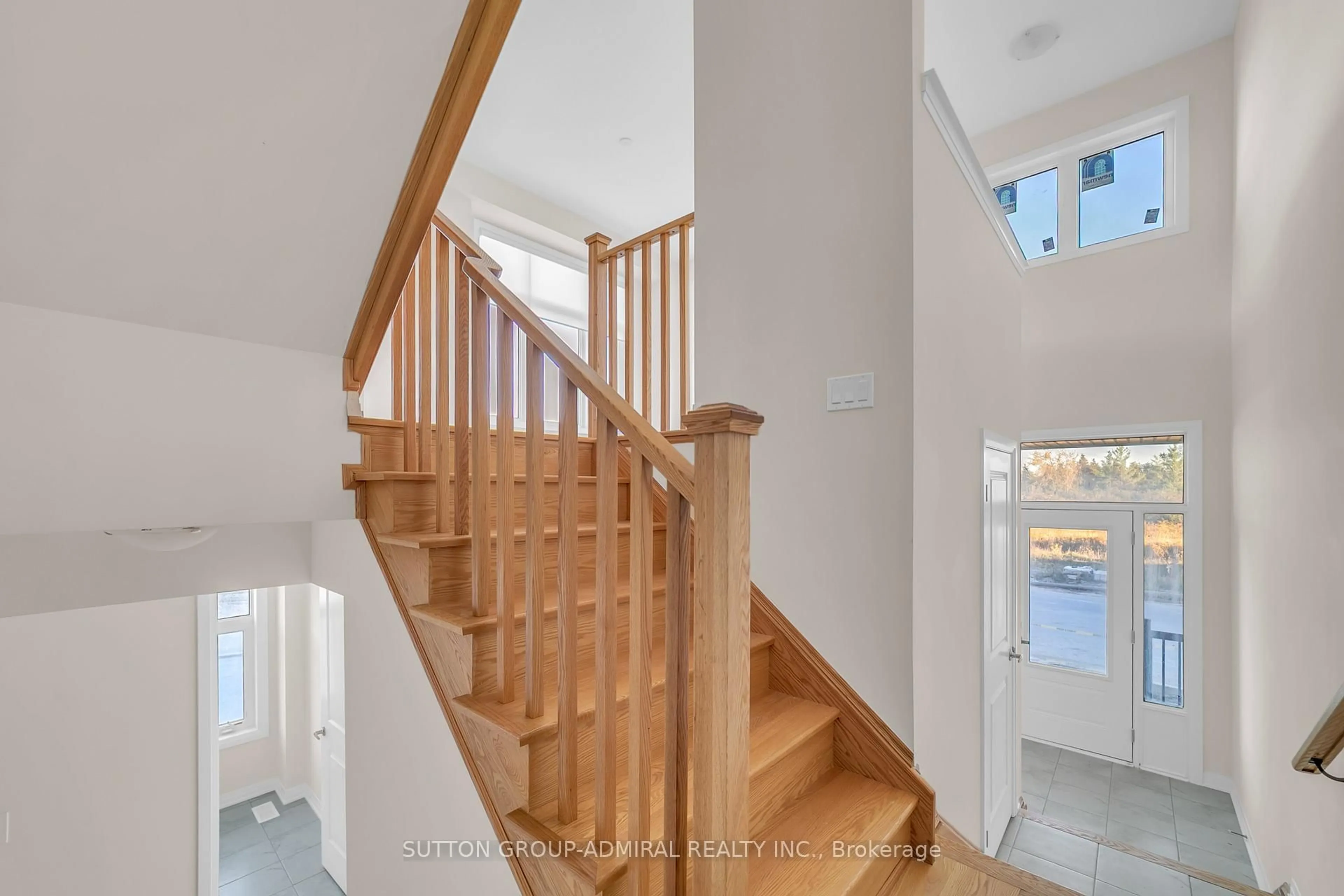 Stairs for 60 Lunay Dr, Richmond Hill Ontario L4S 0P2