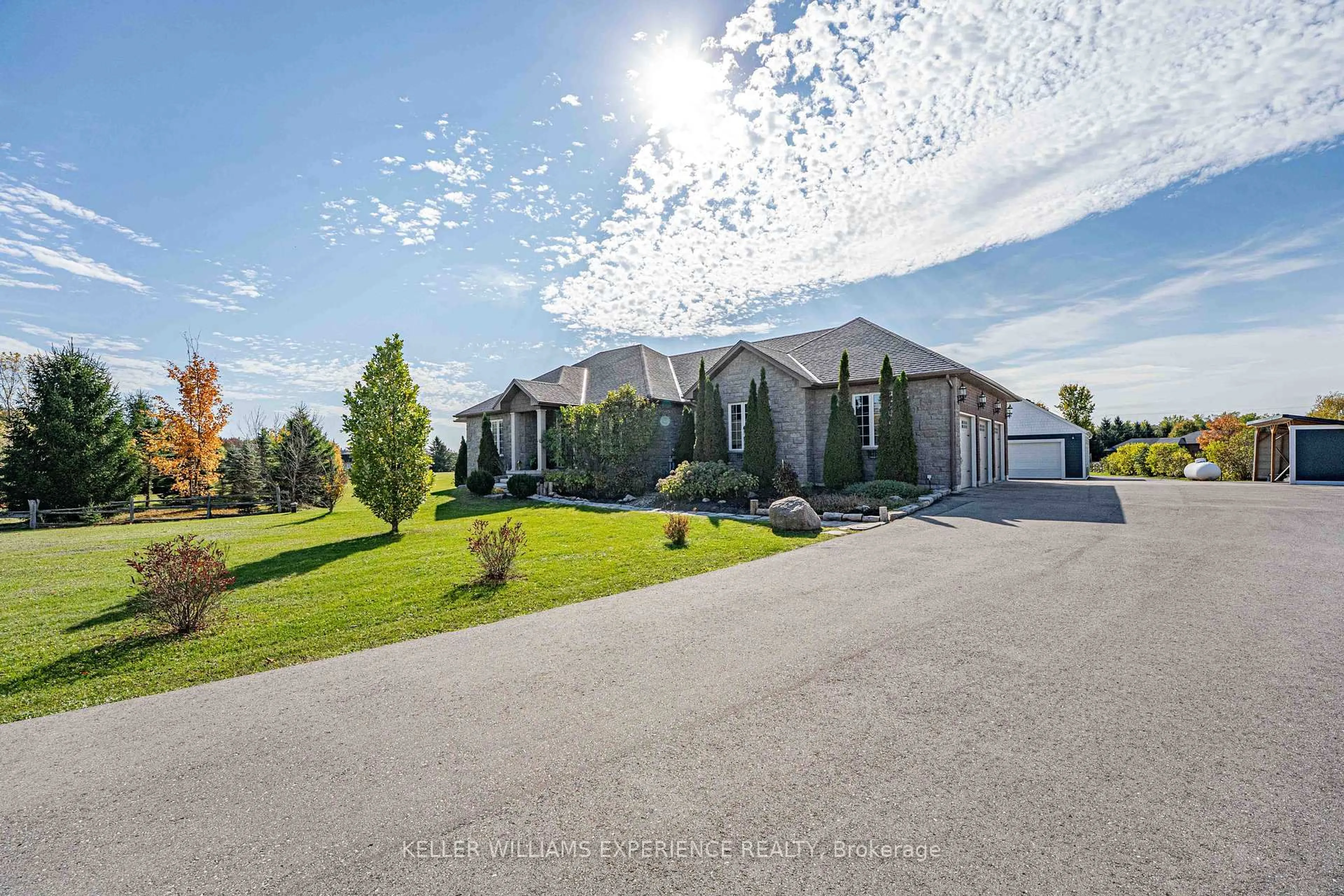 A pic from outside/outdoor area/front of a property/back of a property/a pic from drone, unknown for 2 Harry Parker Pl, Adjala-Tosorontio Ontario L0M 1J0