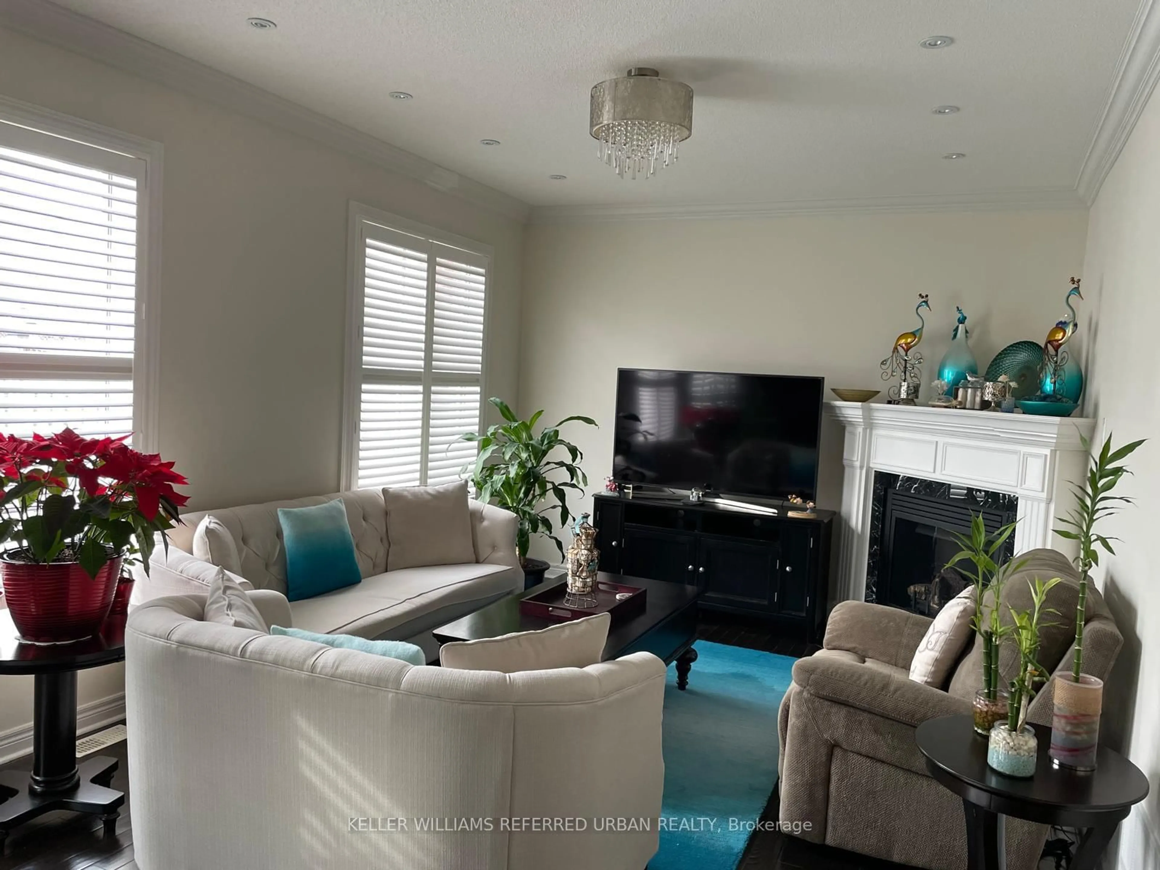 Living room with furniture, unknown for 21 Sedore St, Markham Ontario L6E 0K2