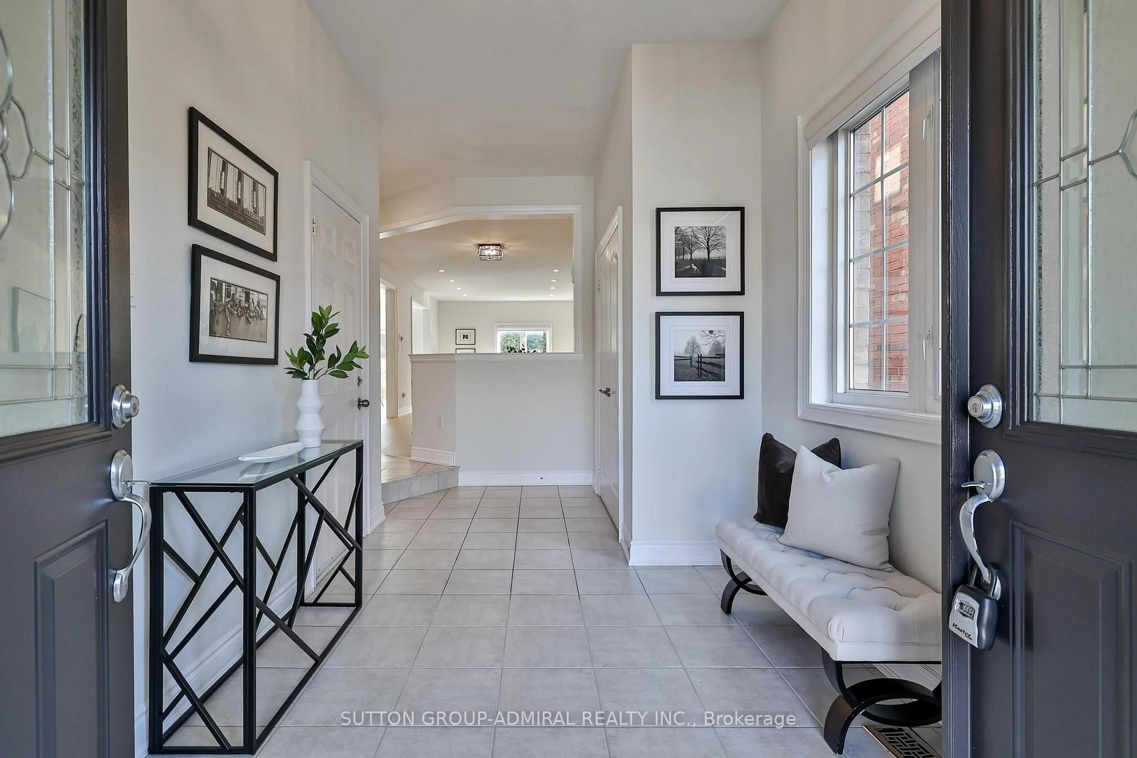 Indoor entryway for 473 Apple Blossom Dr, Vaughan Ontario L4J 9K7