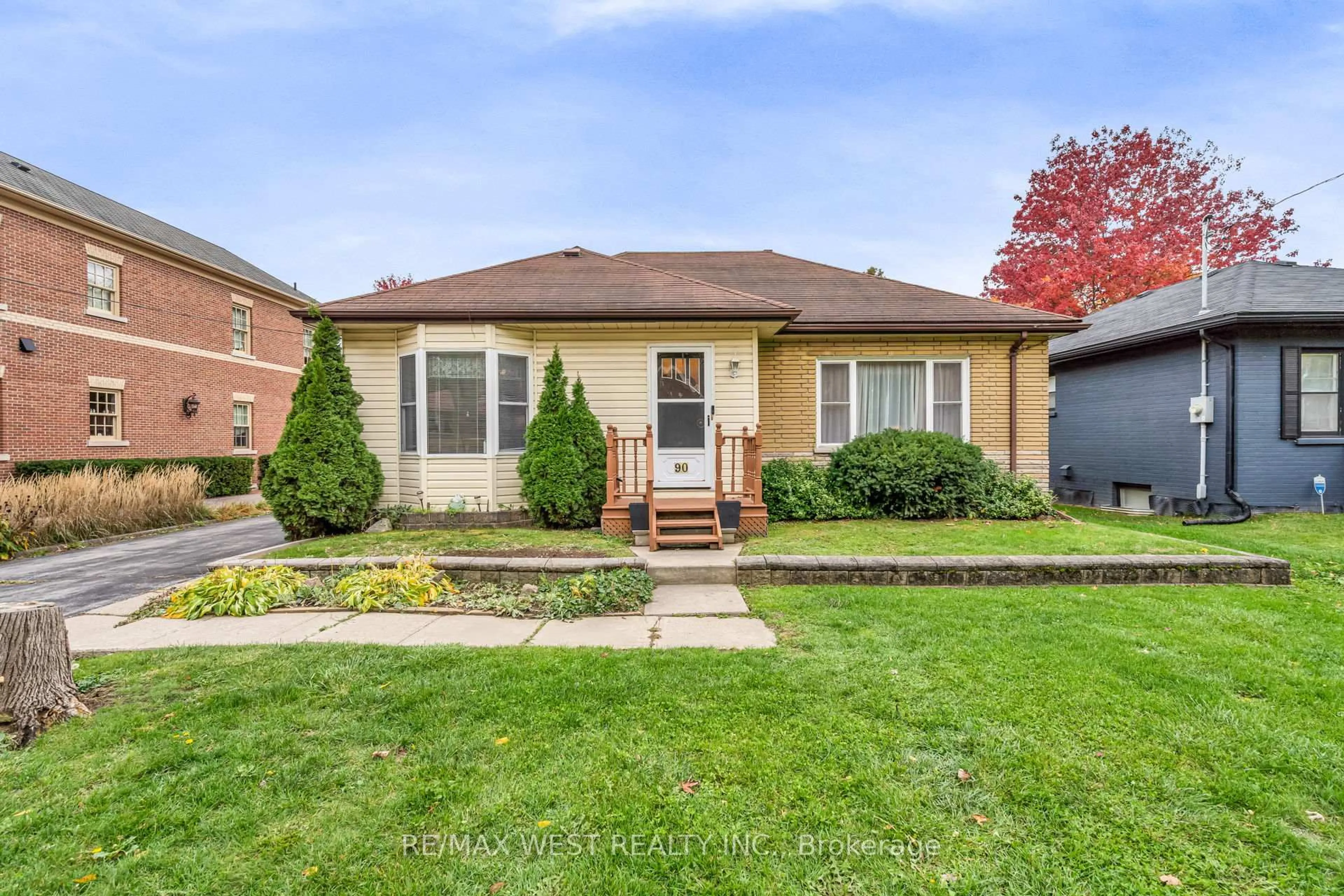 Home with brick exterior material, street for 90 Napier St, Vaughan Ontario L0J 1C0