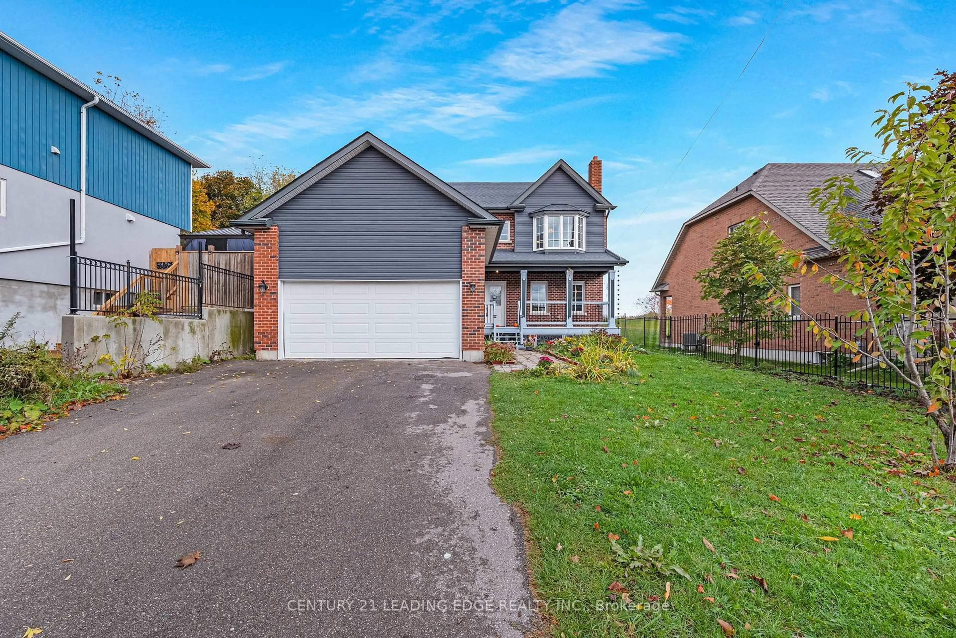 A pic from outside/outdoor area/front of a property/back of a property/a pic from drone, street for 34 Mitchell Ave, Whitchurch-Stouffville Ontario L4A 7X3