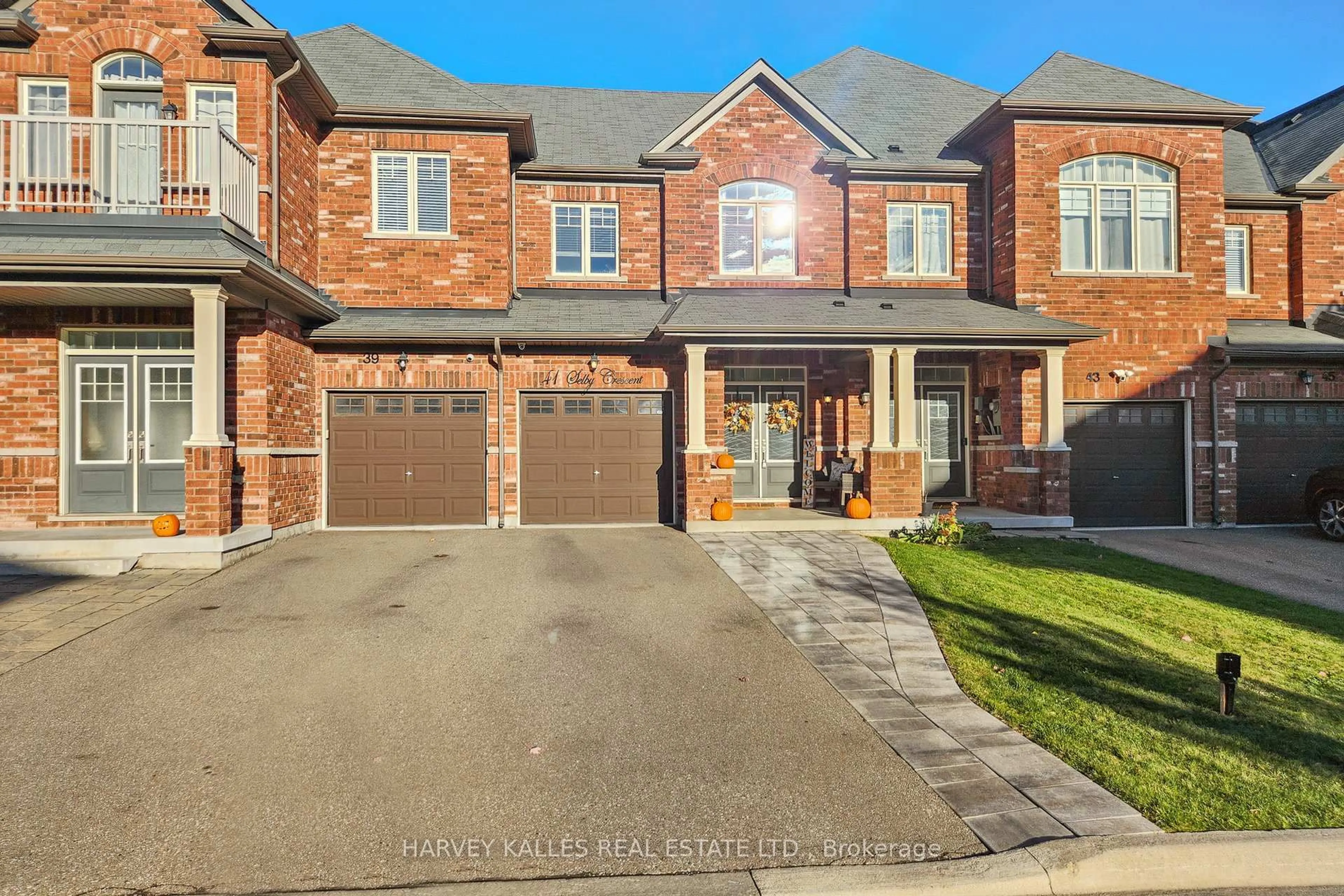 Home with brick exterior material, street for 41 Selby Cres, Bradford West Gwillimbury Ontario L3Z 0V3