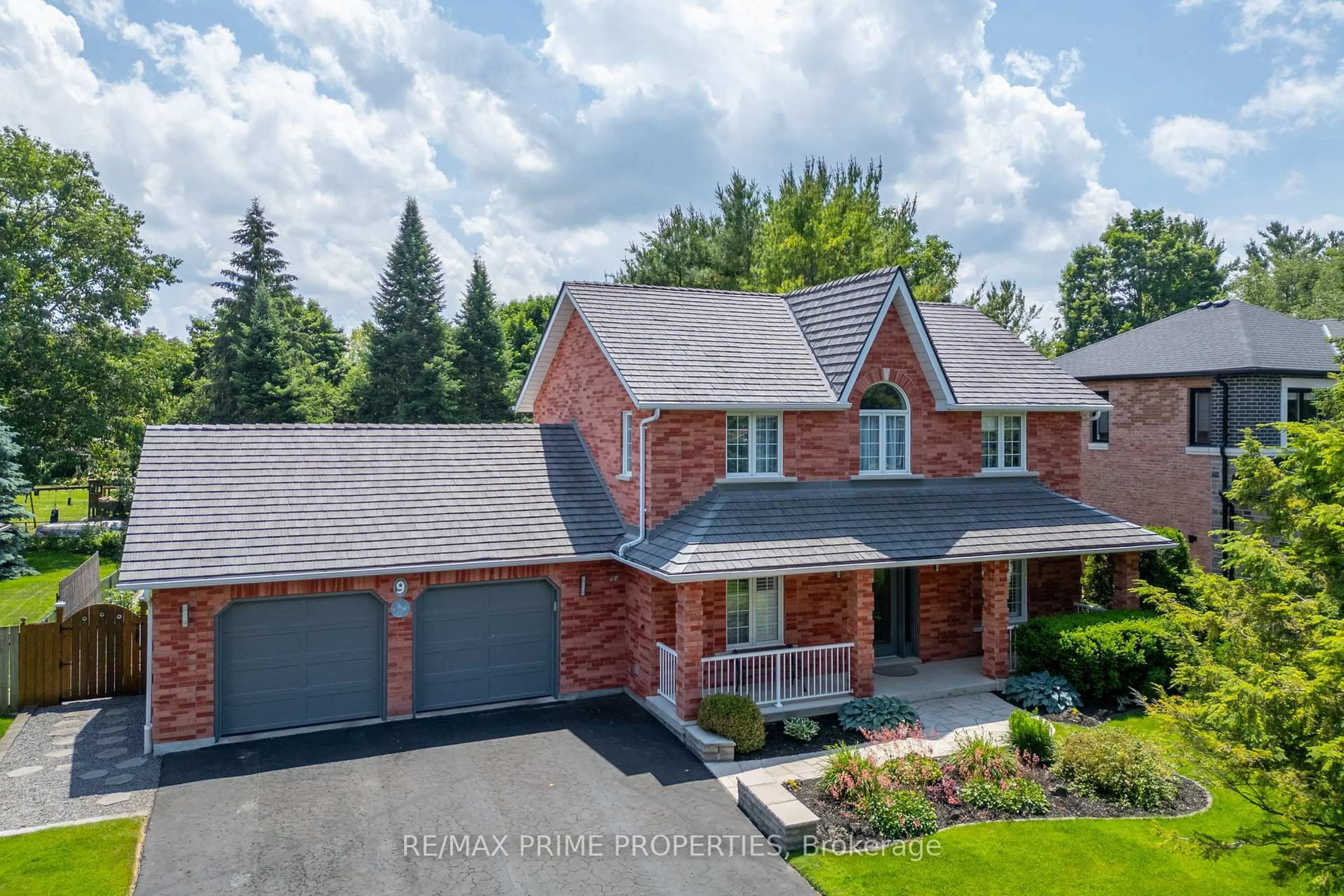 Home with brick exterior material, street for 9 Valentini Ave, East Gwillimbury Ontario L9N 1H9