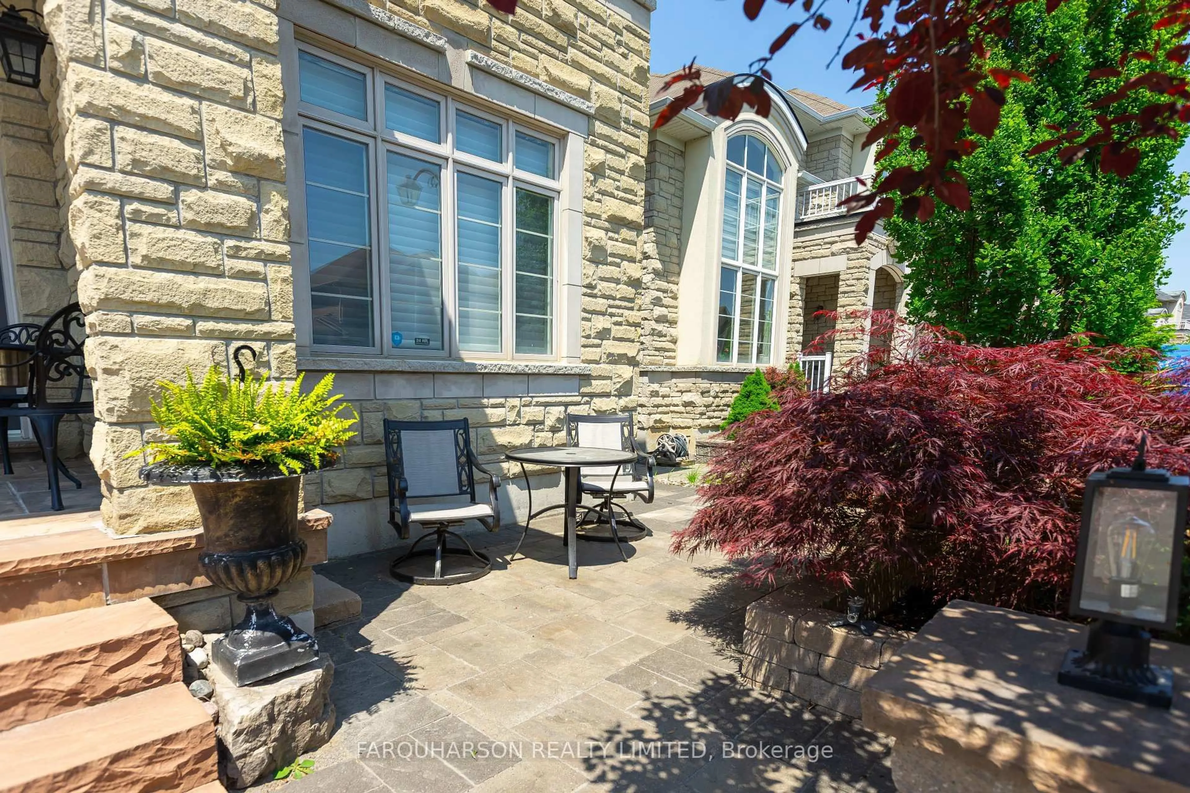 Patio, street for 16 Durhamview Cres, Whitchurch-Stouffville Ontario L4A 1H4