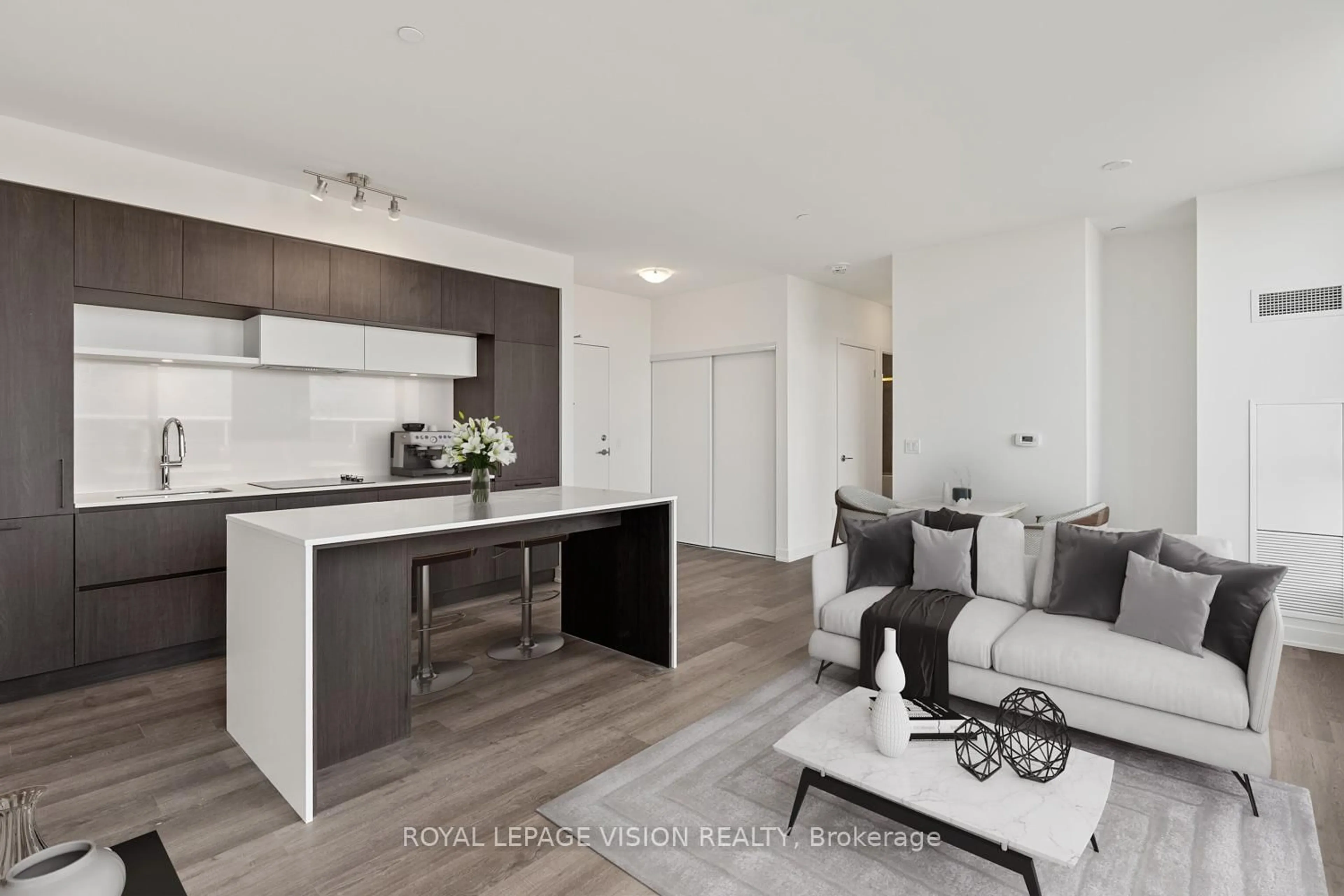 Open concept kitchen, unknown for 6 David Eyer Rd #907, Richmond Hill Ontario L4S 0N6