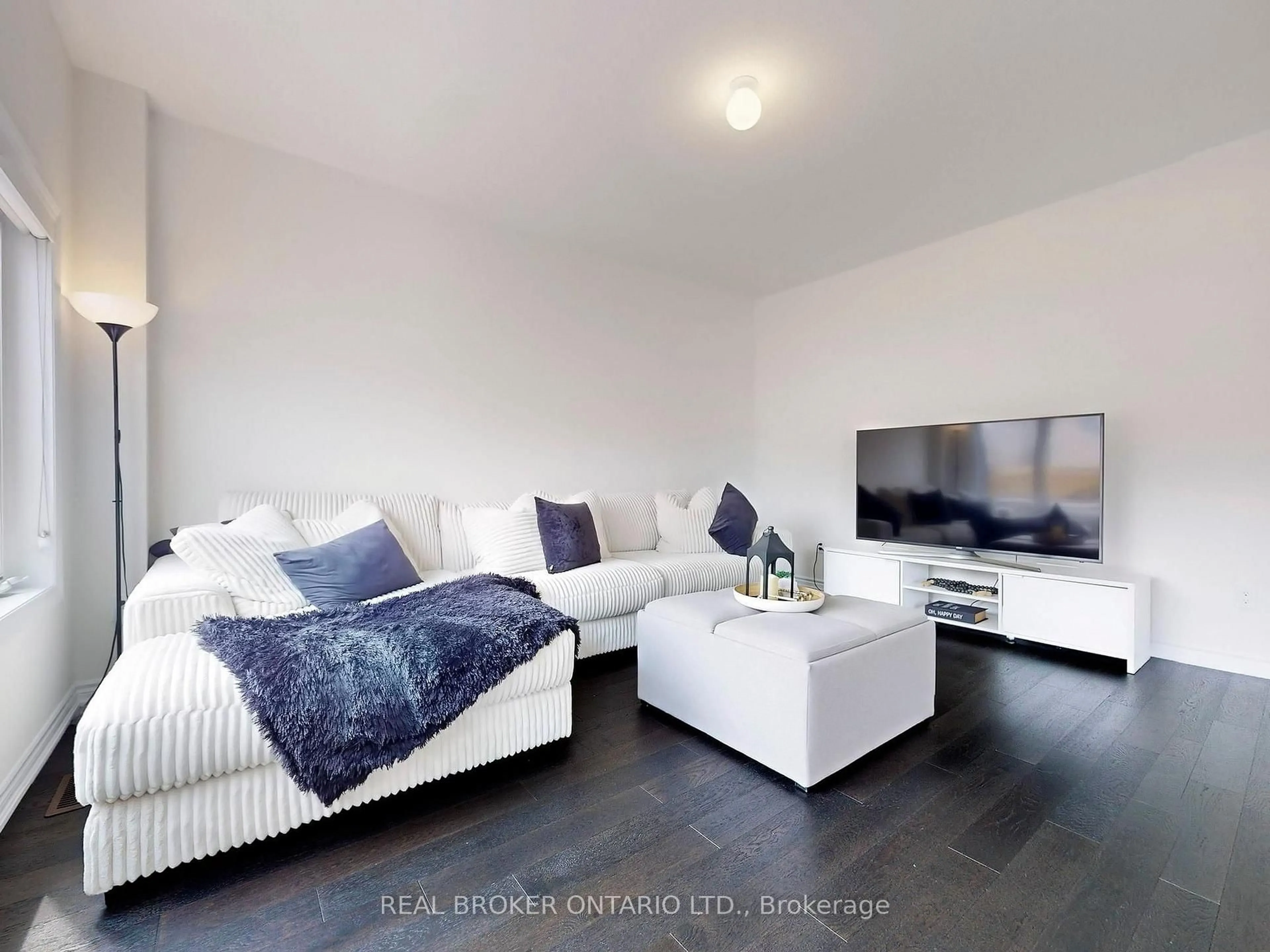 Living room with furniture, wood/laminate floor for 1347 Stevens Rd, Innisfil Ontario L9S 0P4