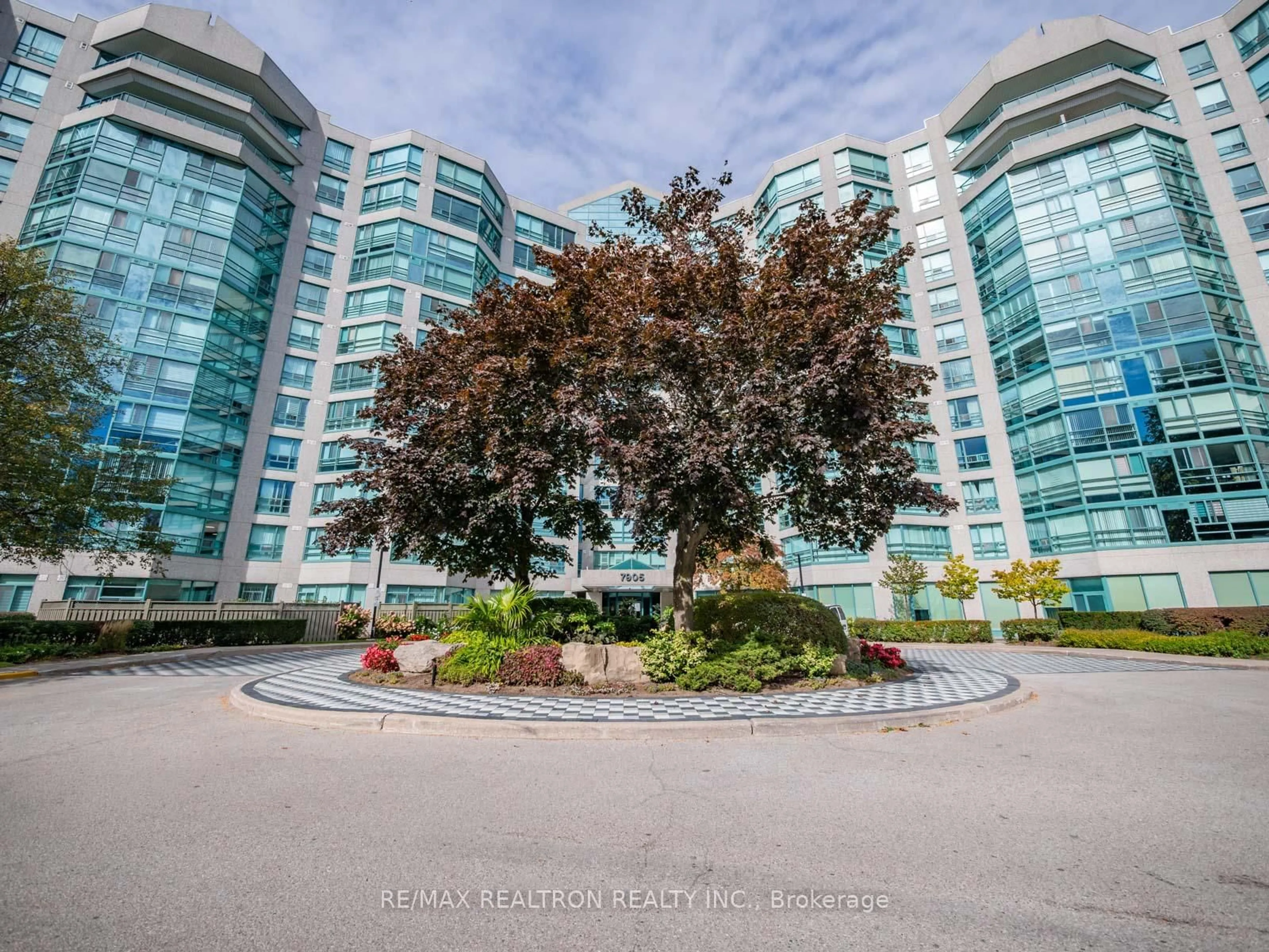 A pic from outside/outdoor area/front of a property/back of a property/a pic from drone, building for 7905 BAYVIEW Ave #1005, Markham Ontario L3T 7N3