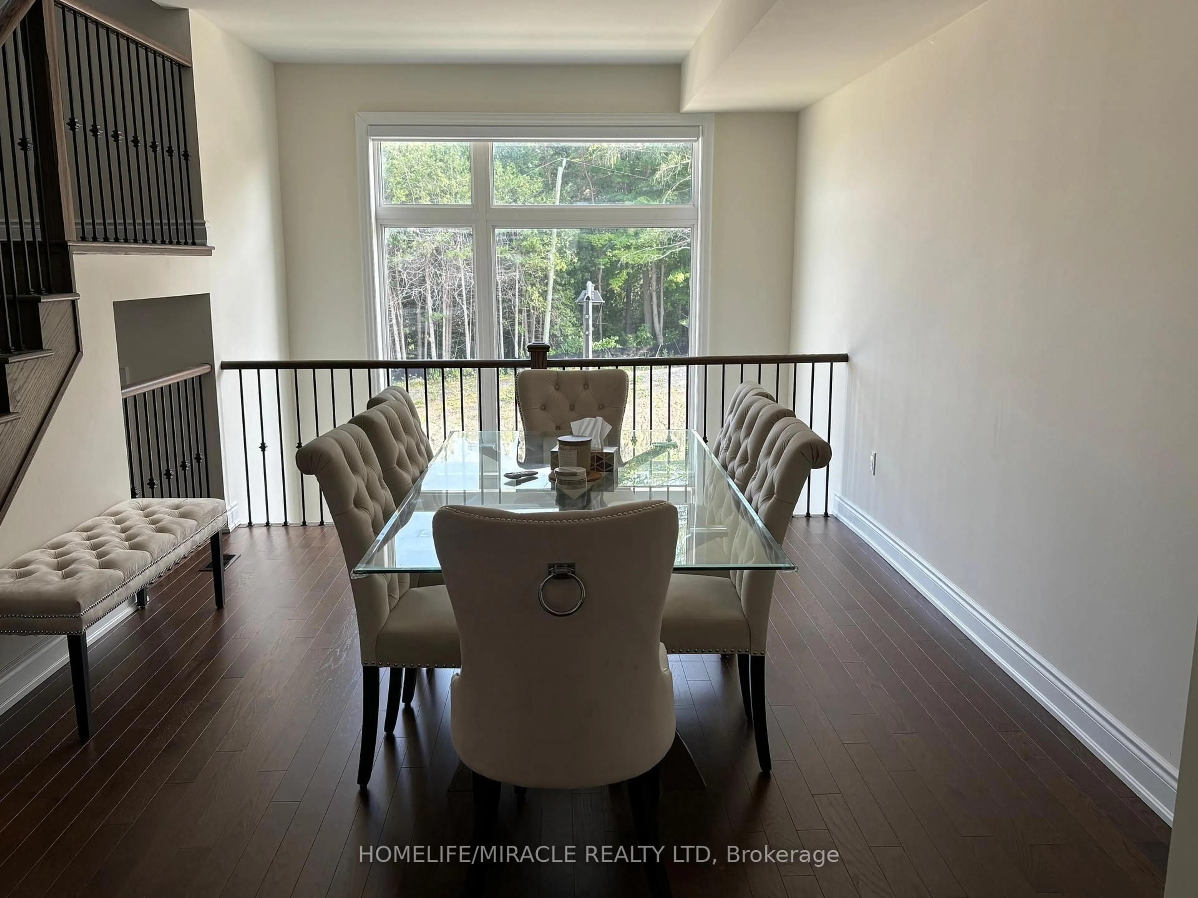 Dining room, wood/laminate floor for 8 Bennington Rd, Newmarket Ontario L3X 0M8