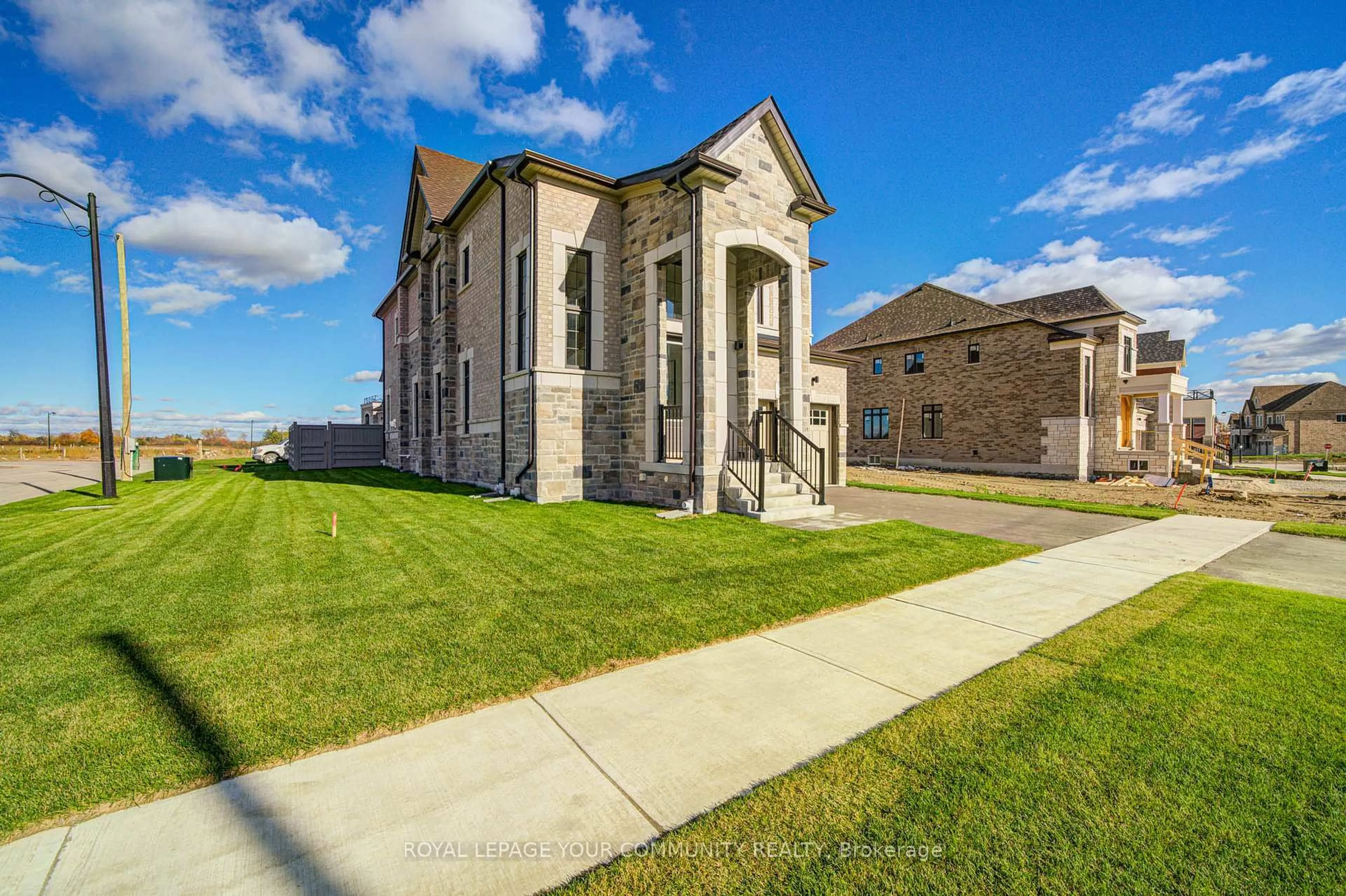 Unknown for 18 Shadyridge St, King Ontario L7B 1B4