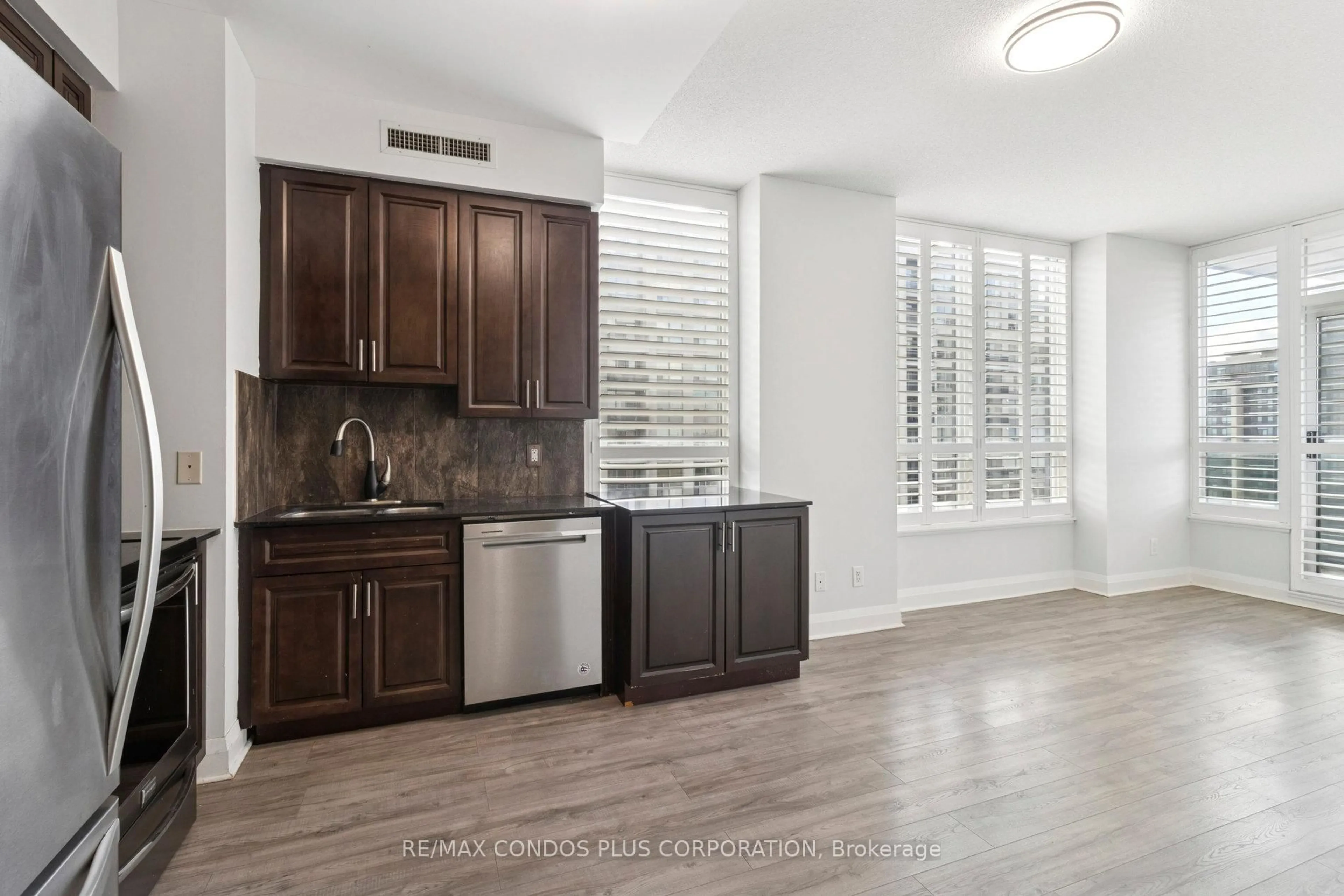 Unknown for 20 North Park Rd #1108, Vaughan Ontario L4J 0G7