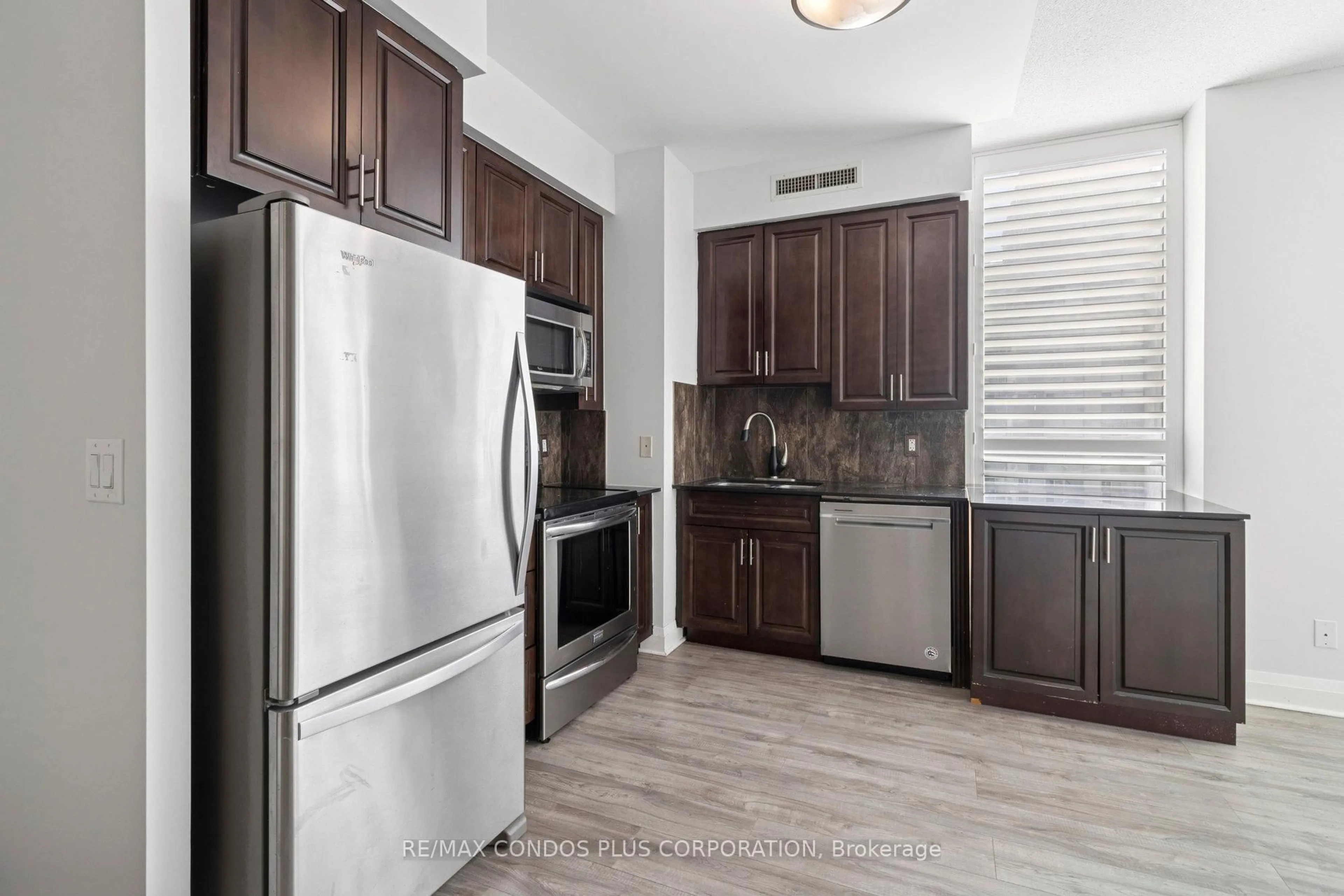 Open concept kitchen, unknown for 20 North Park Rd #1108, Vaughan Ontario L4J 0G7